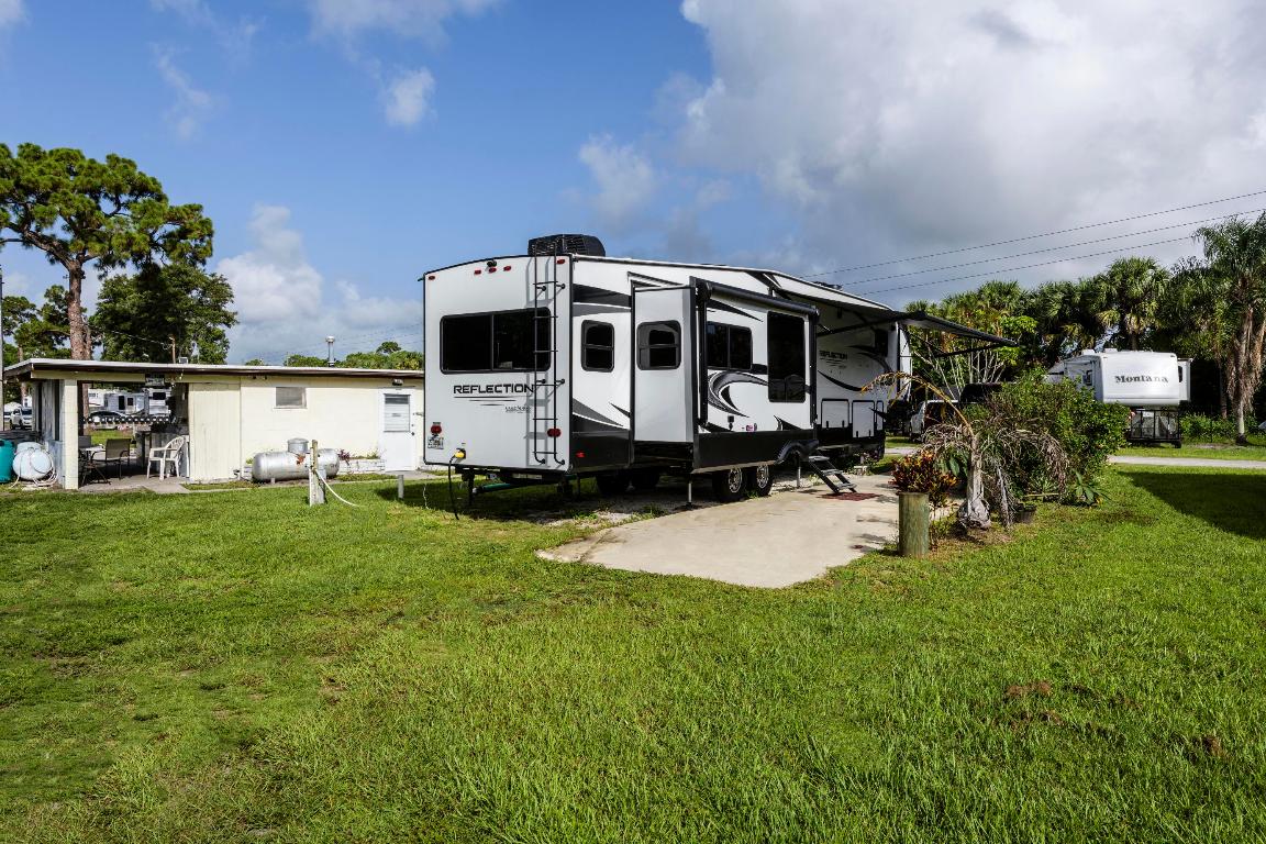 7770 SE Federal Hwy Highway