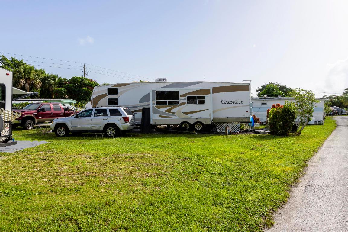 7770 SE Federal Hwy Highway