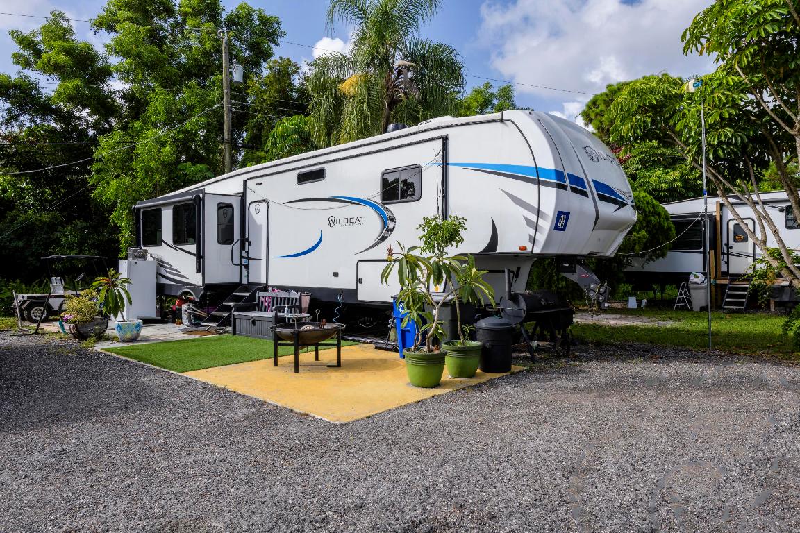 7770 SE Federal Hwy Highway