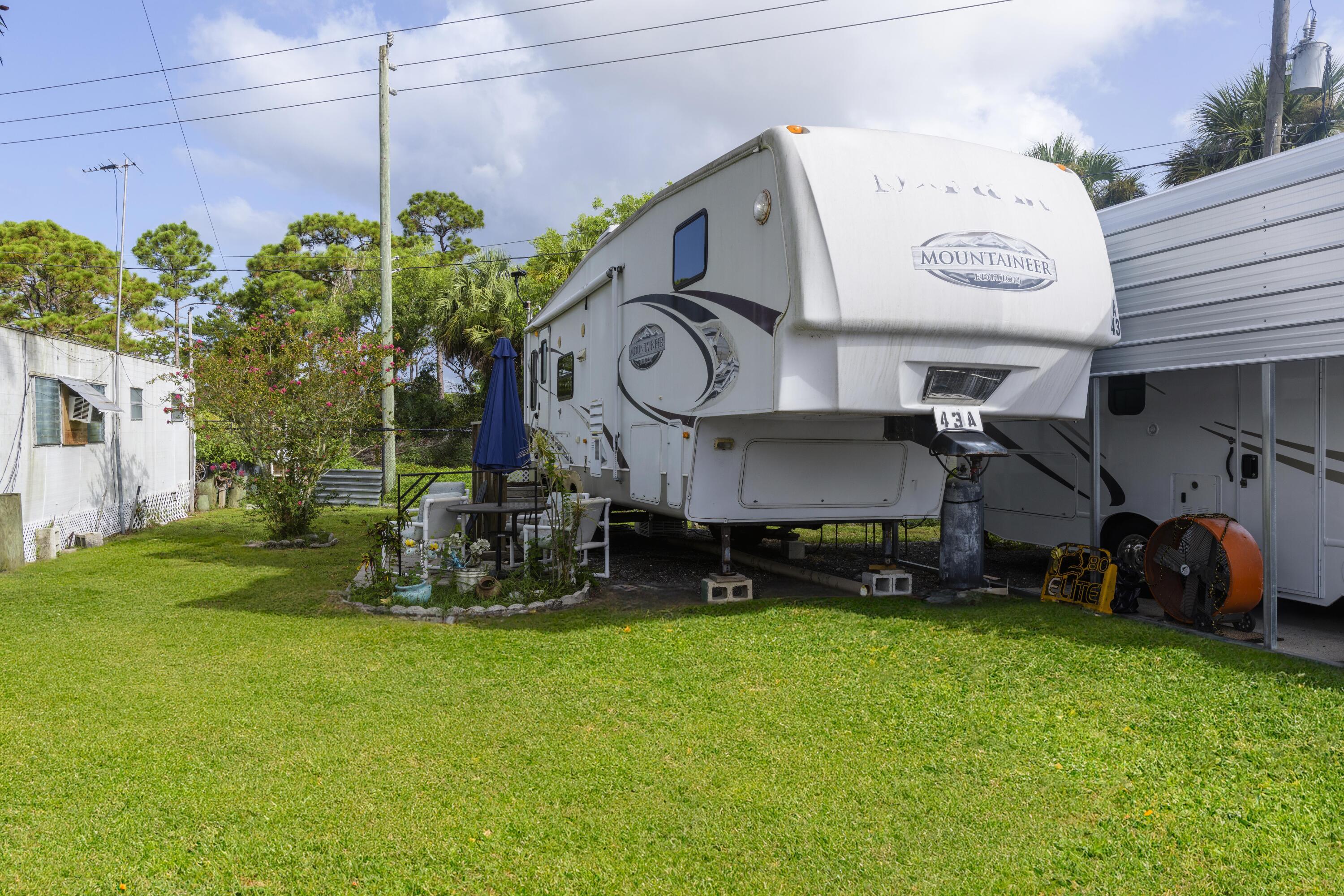 7770 SE Federal Hwy Highway