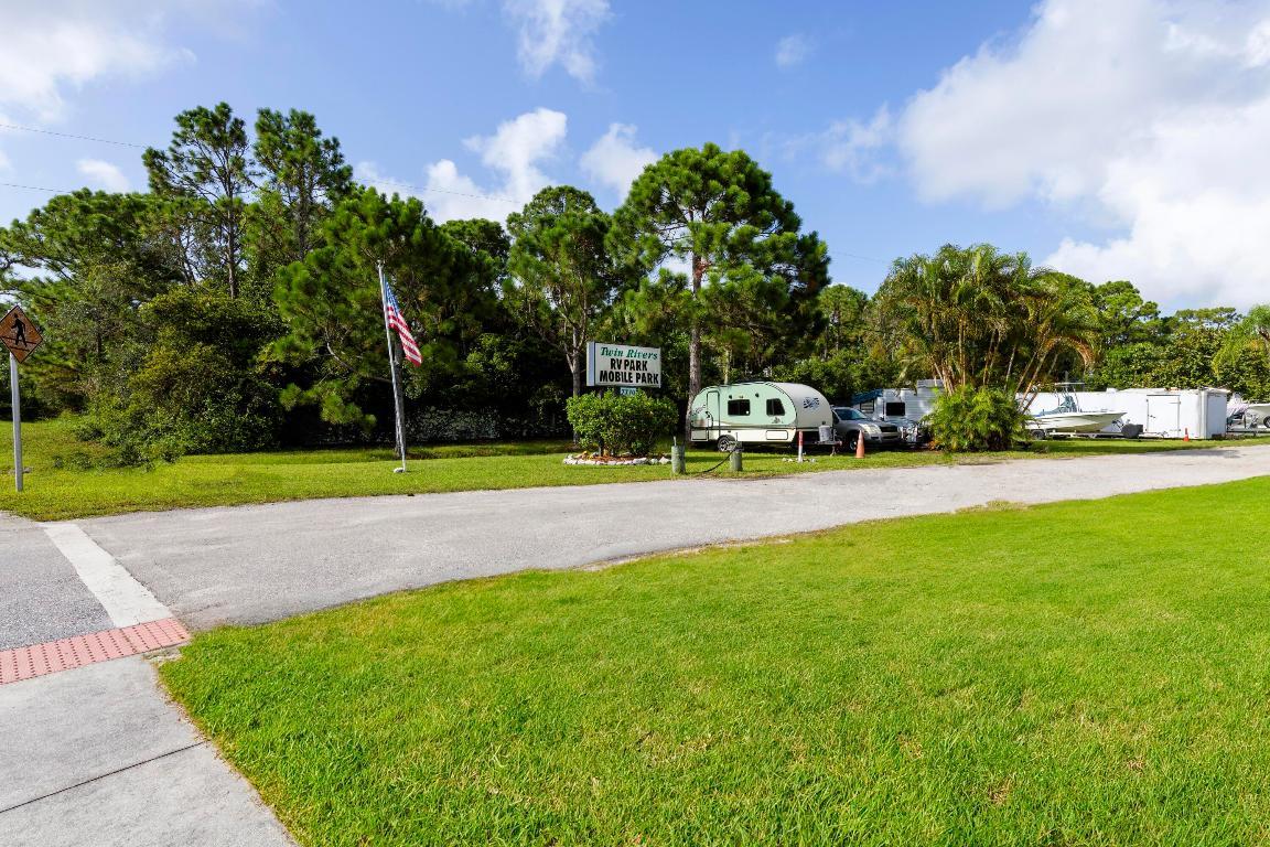 7770 SE Federal Hwy Highway