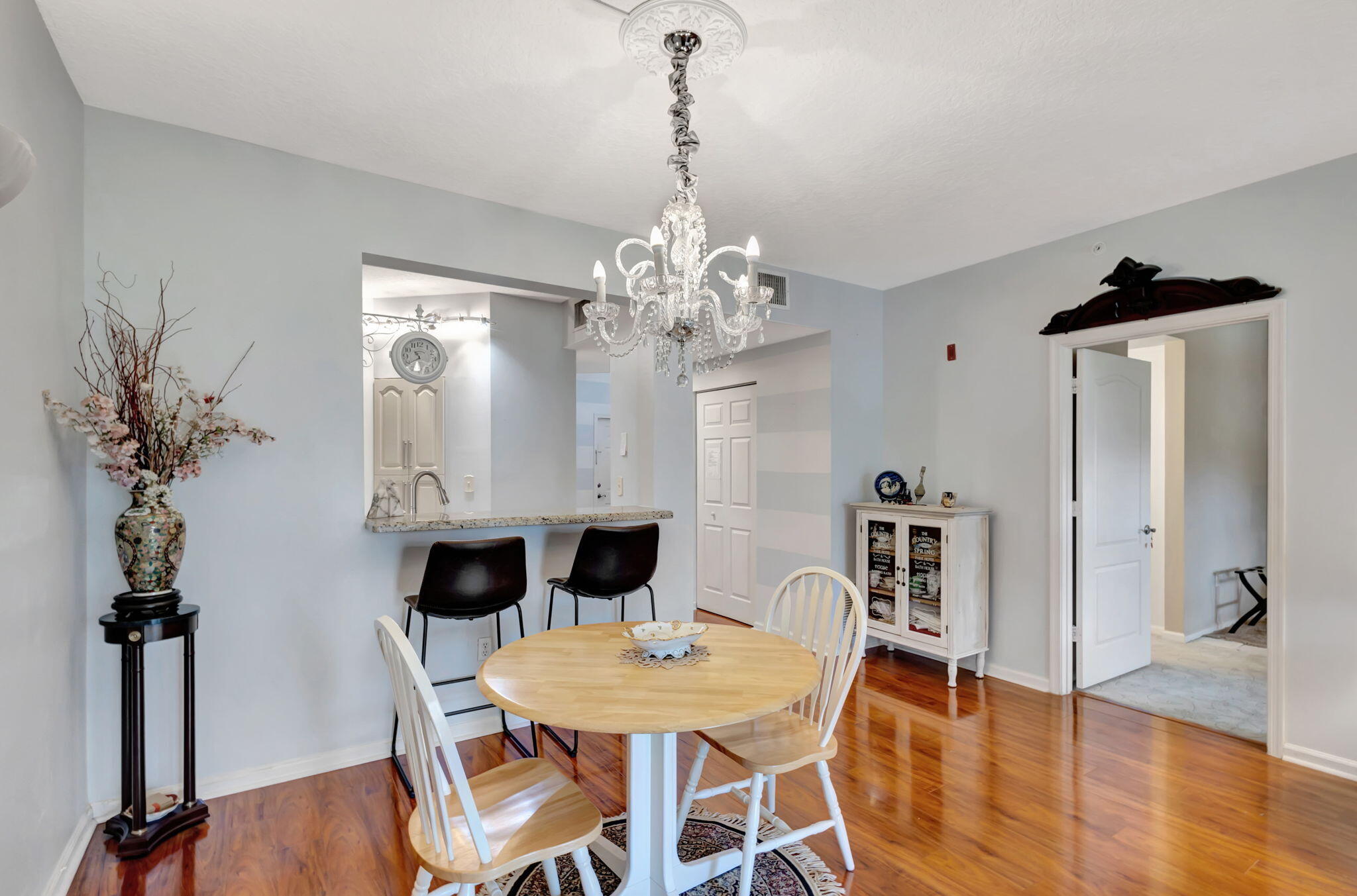 500 Uno Lago Drive 302