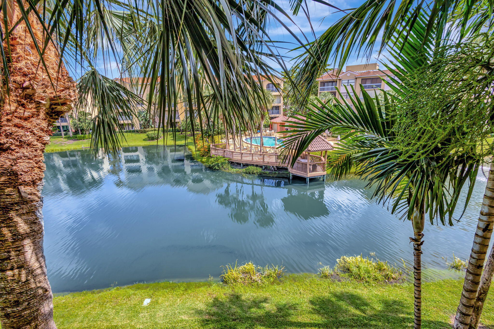 500 Uno Lago Drive 302
