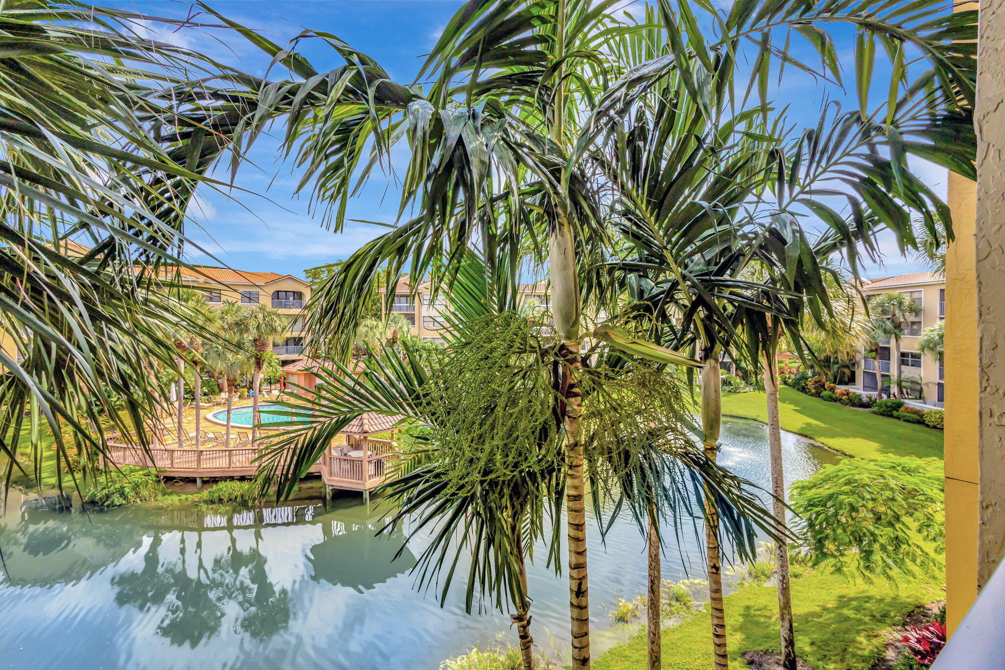 500 Uno Lago Drive 302