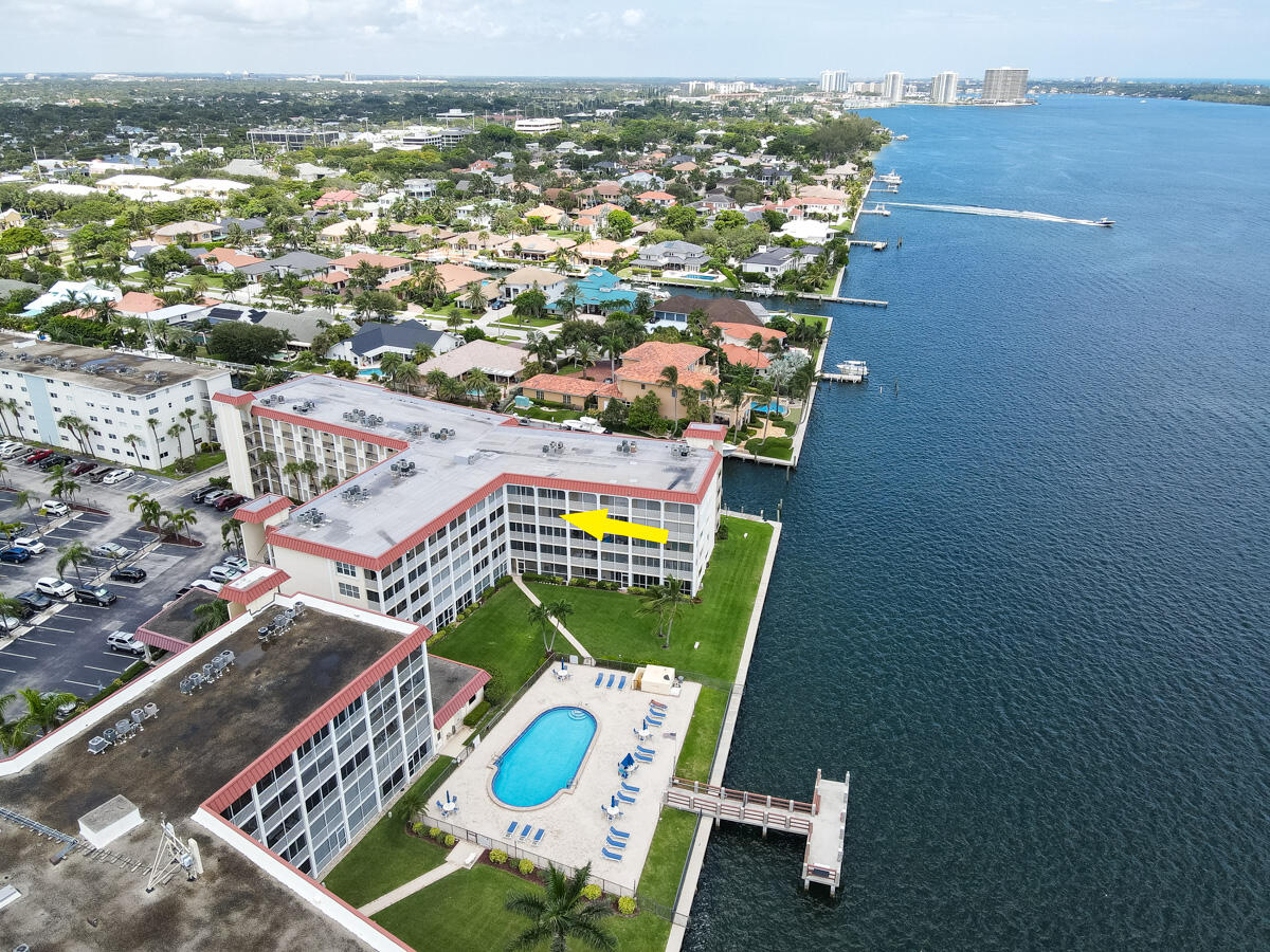 105 Paradise Harbour Boulevard 406