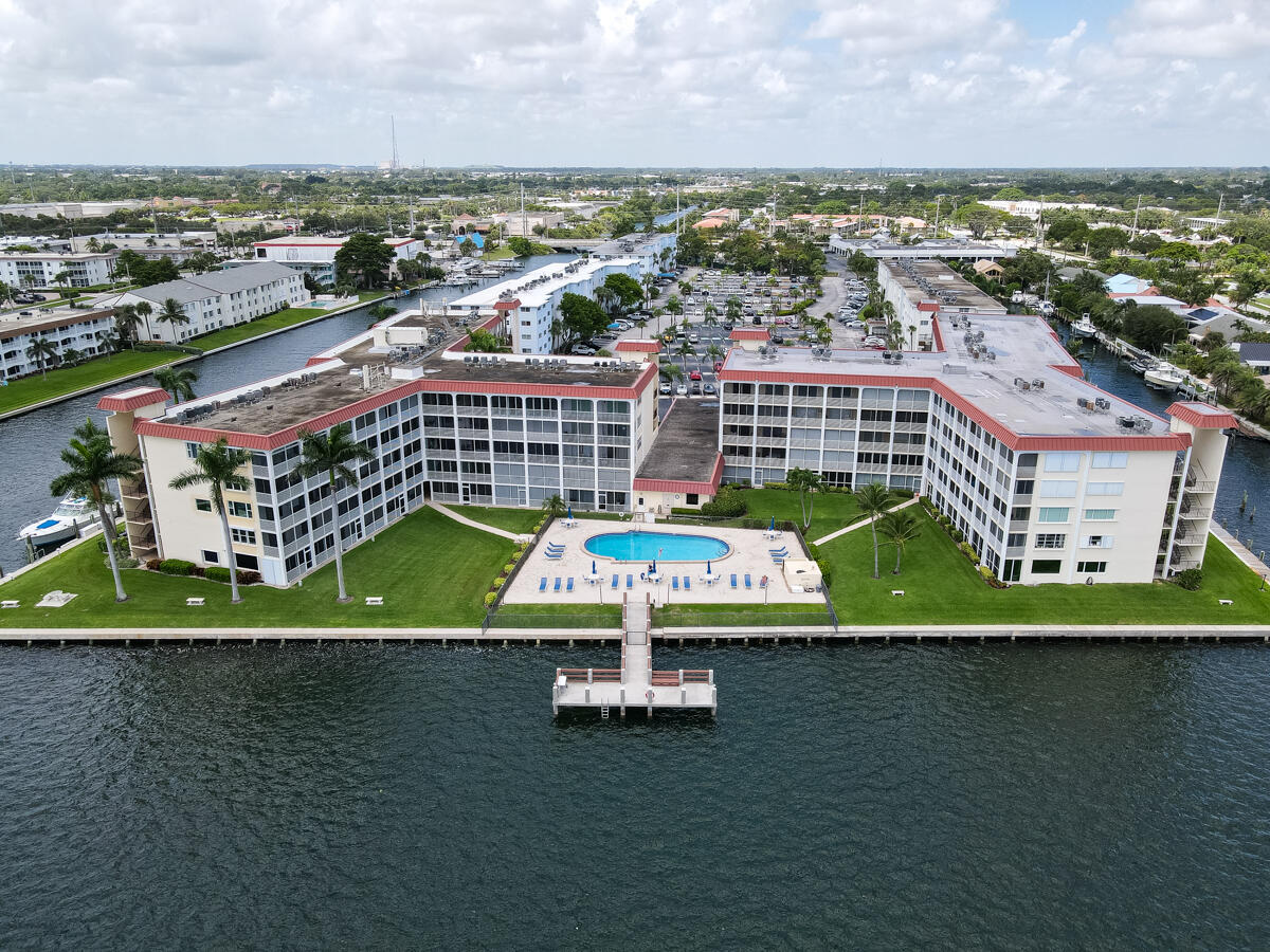 105 Paradise Harbour Boulevard 406