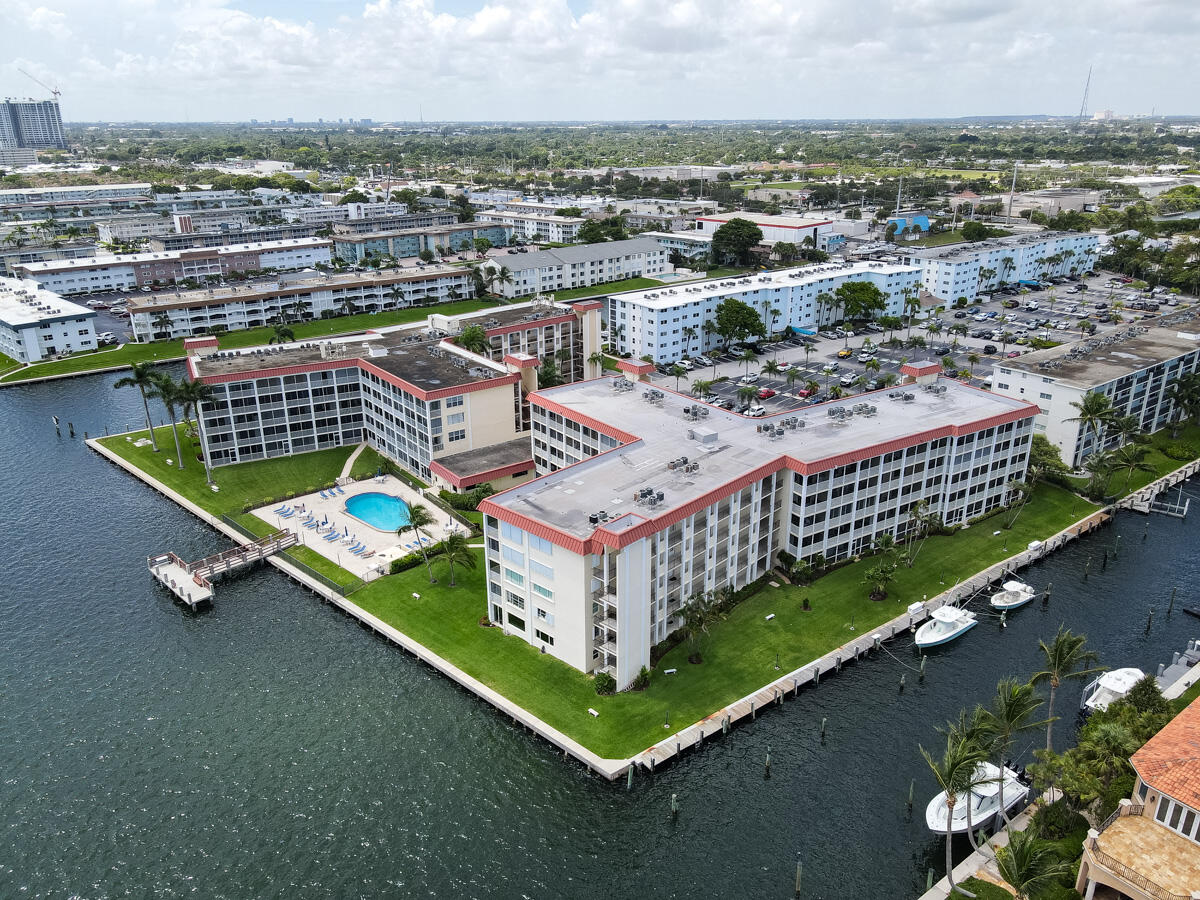 105 Paradise Harbour Boulevard 406