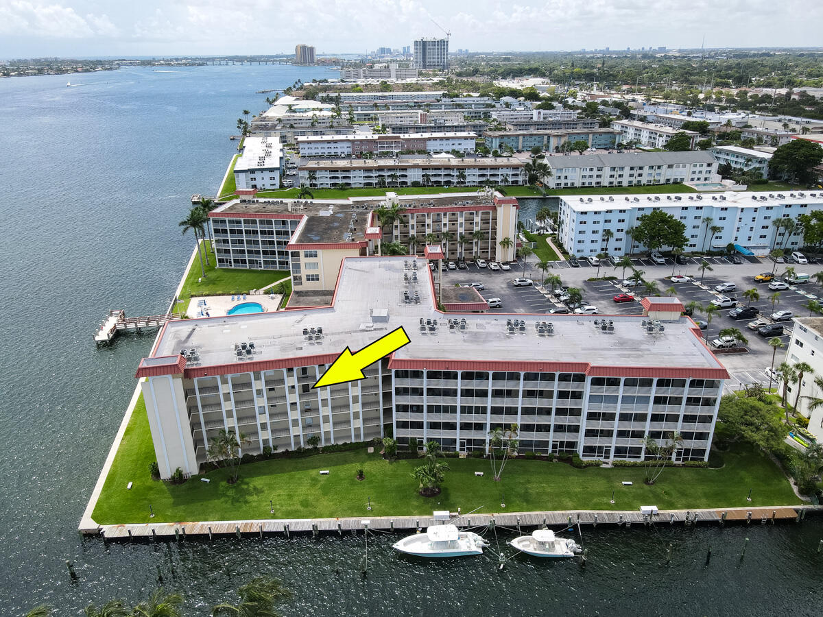 105 Paradise Harbour Boulevard 406