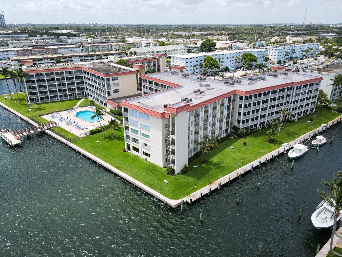 105 Paradise Harbour Boulevard 406