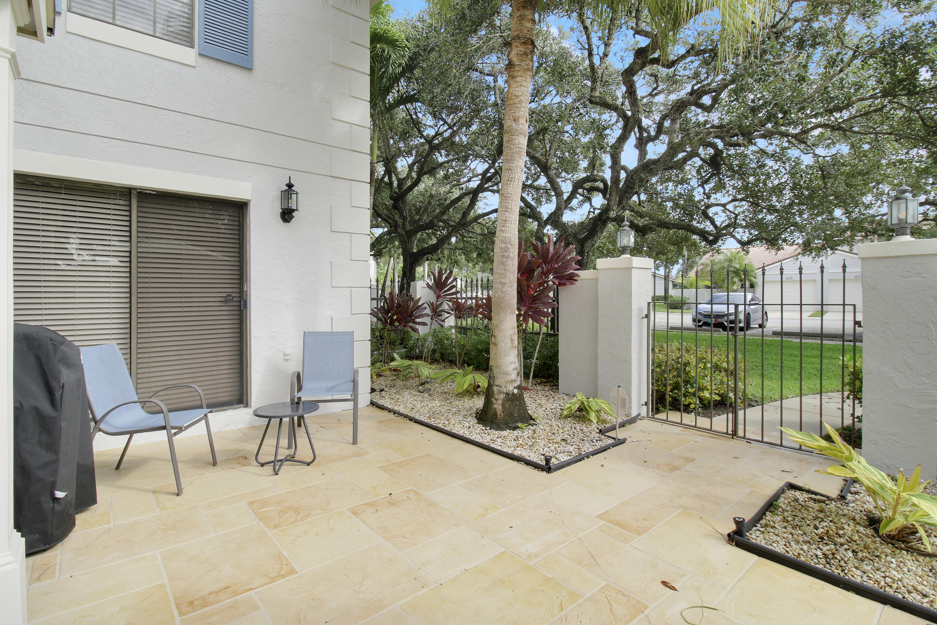 377 Prestwick Lane 2