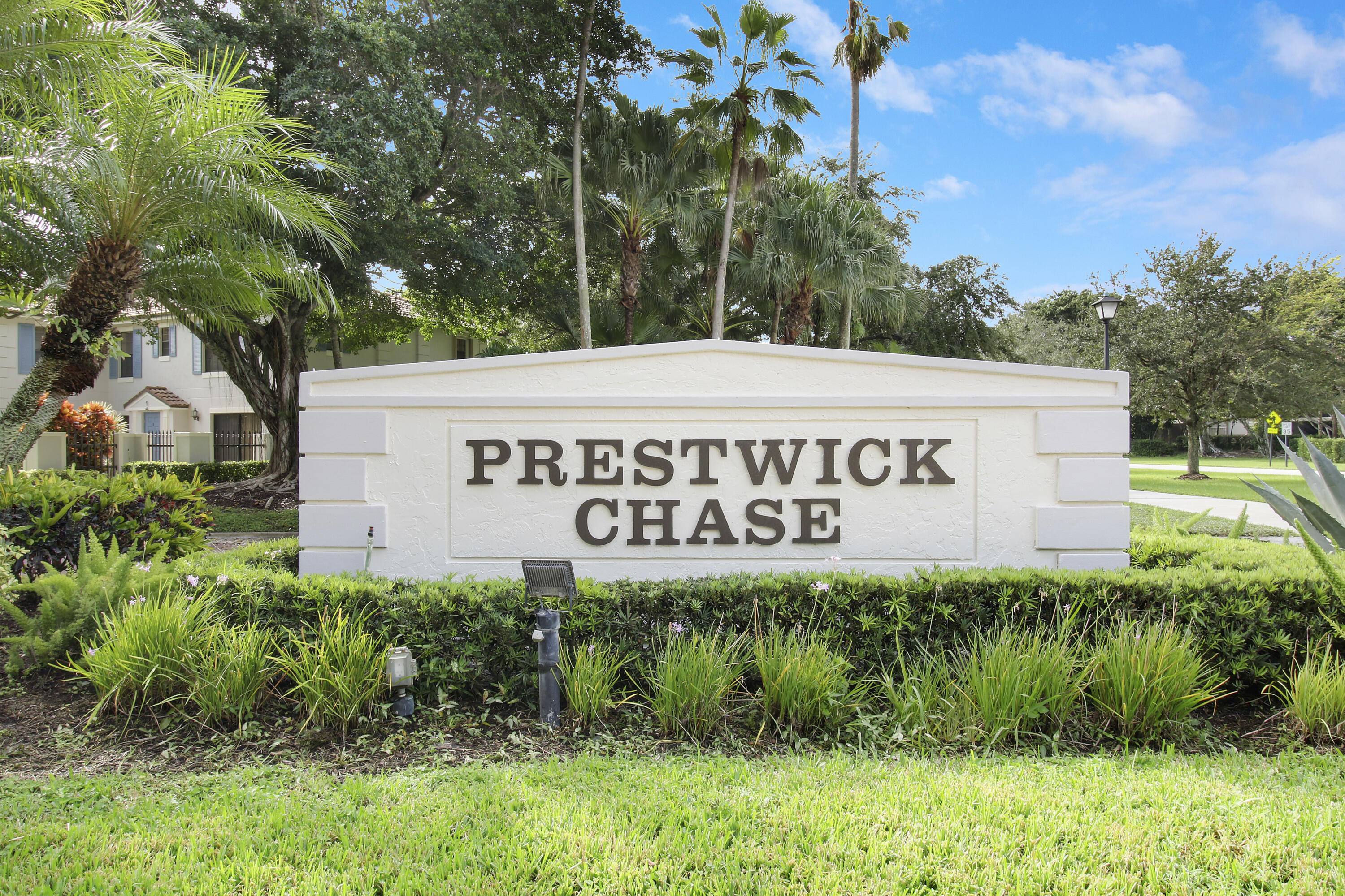 377 Prestwick Lane 2