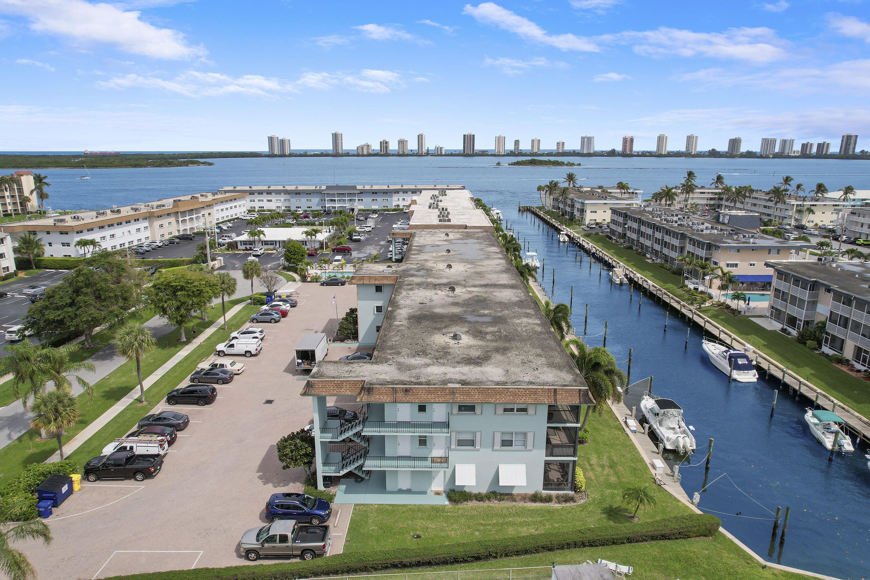 124 Shore Court 204