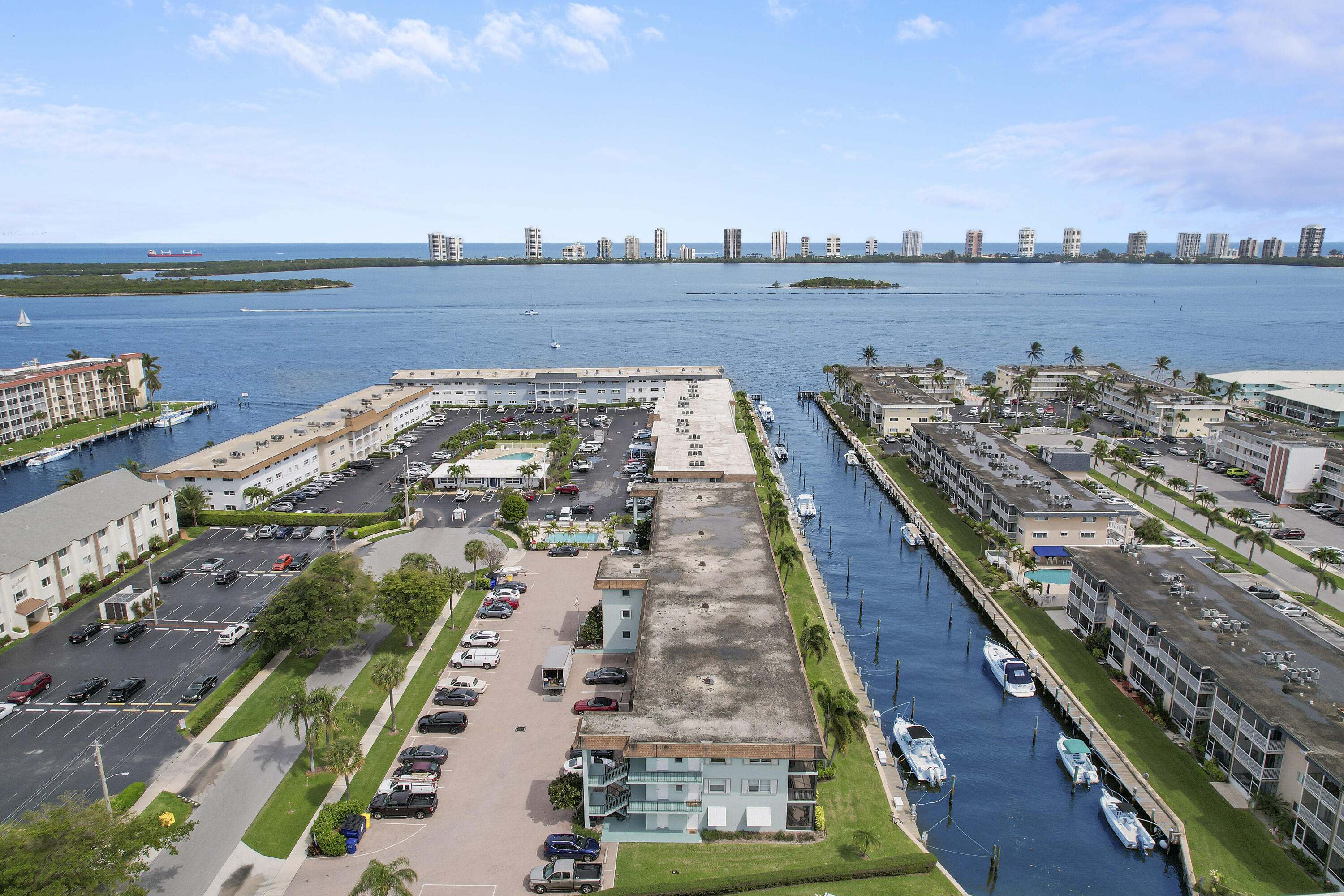 124 Shore Court 204