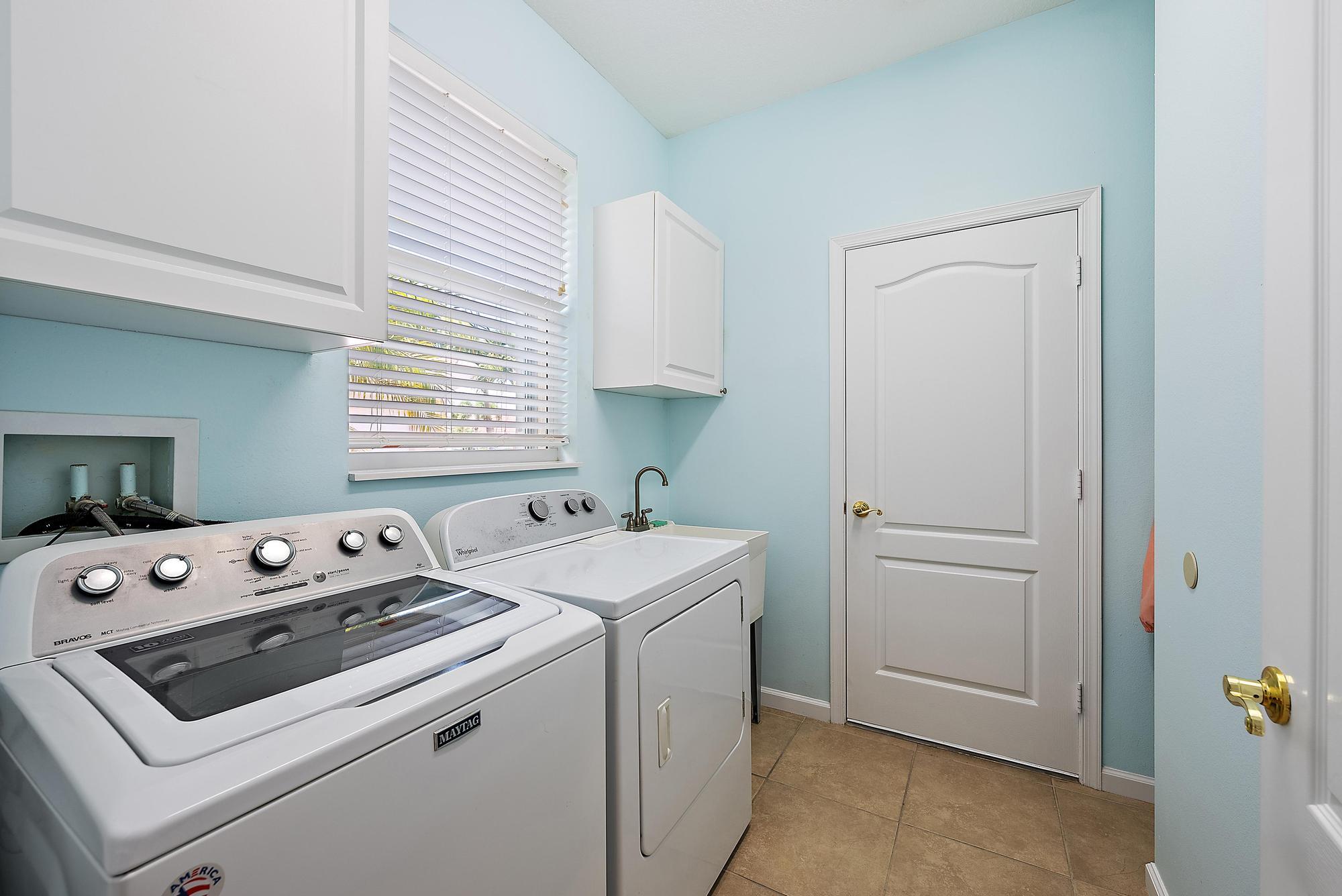 1592 NW Old Oak Terrace