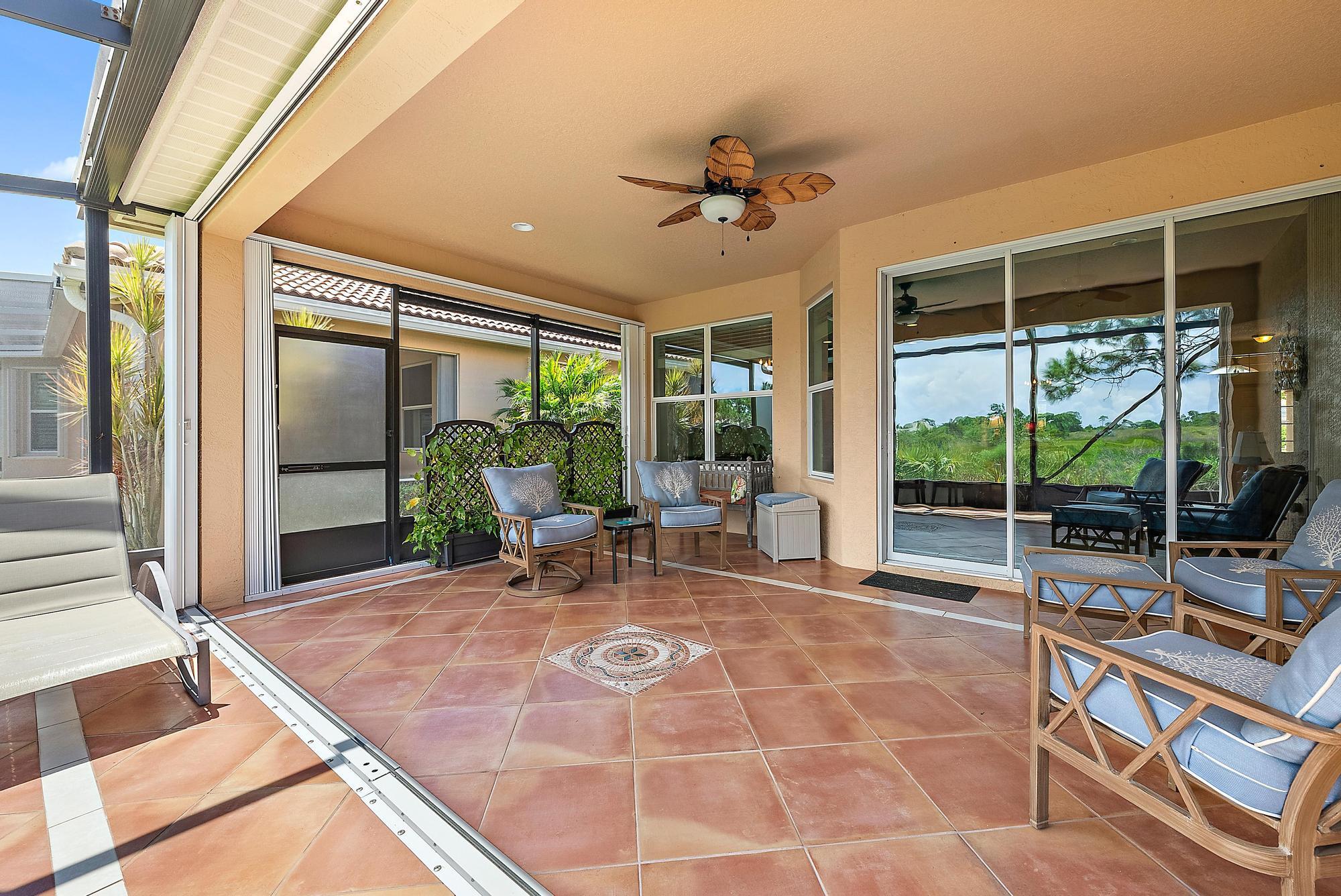 1592 NW Old Oak Terrace