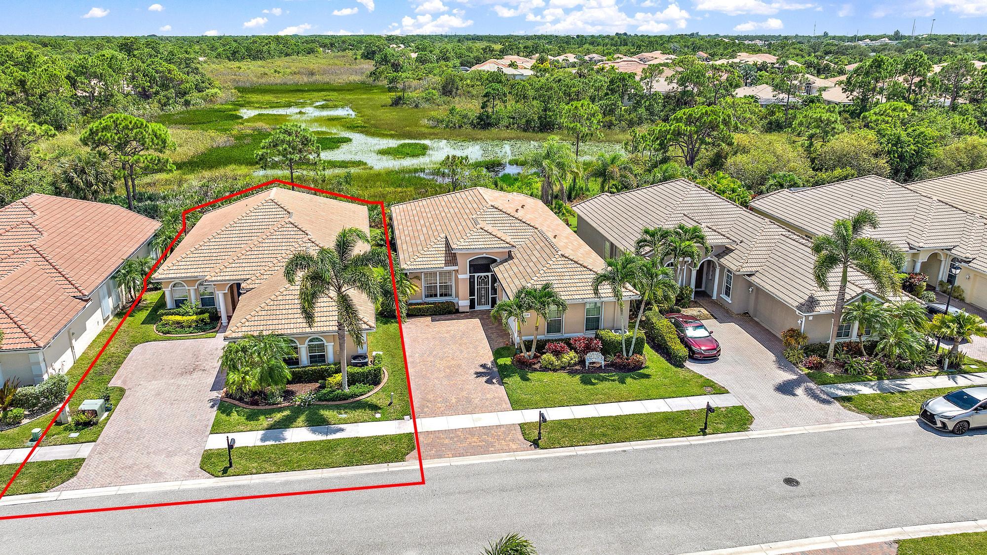 1592 NW Old Oak Terrace