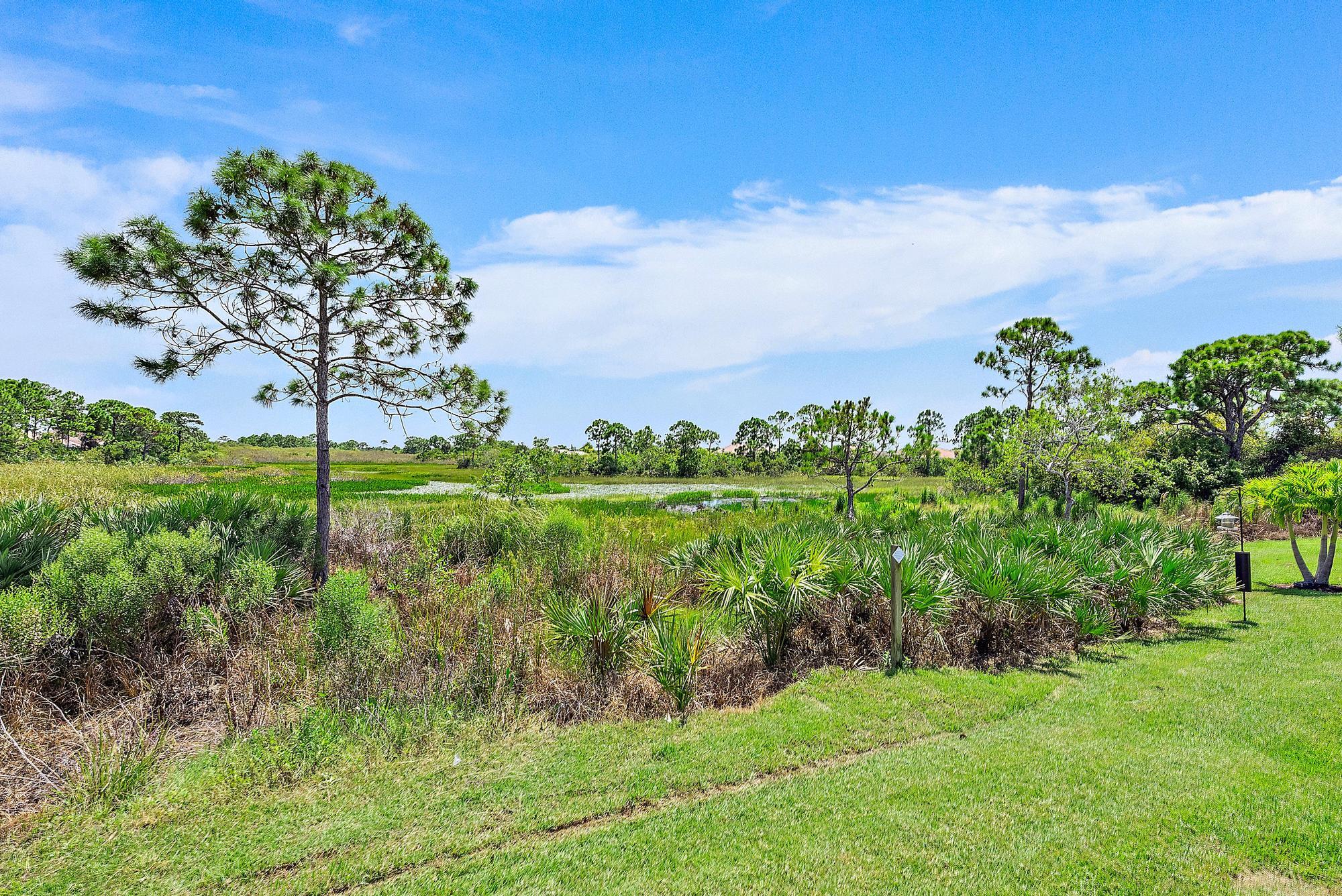 1592 NW Old Oak Terrace