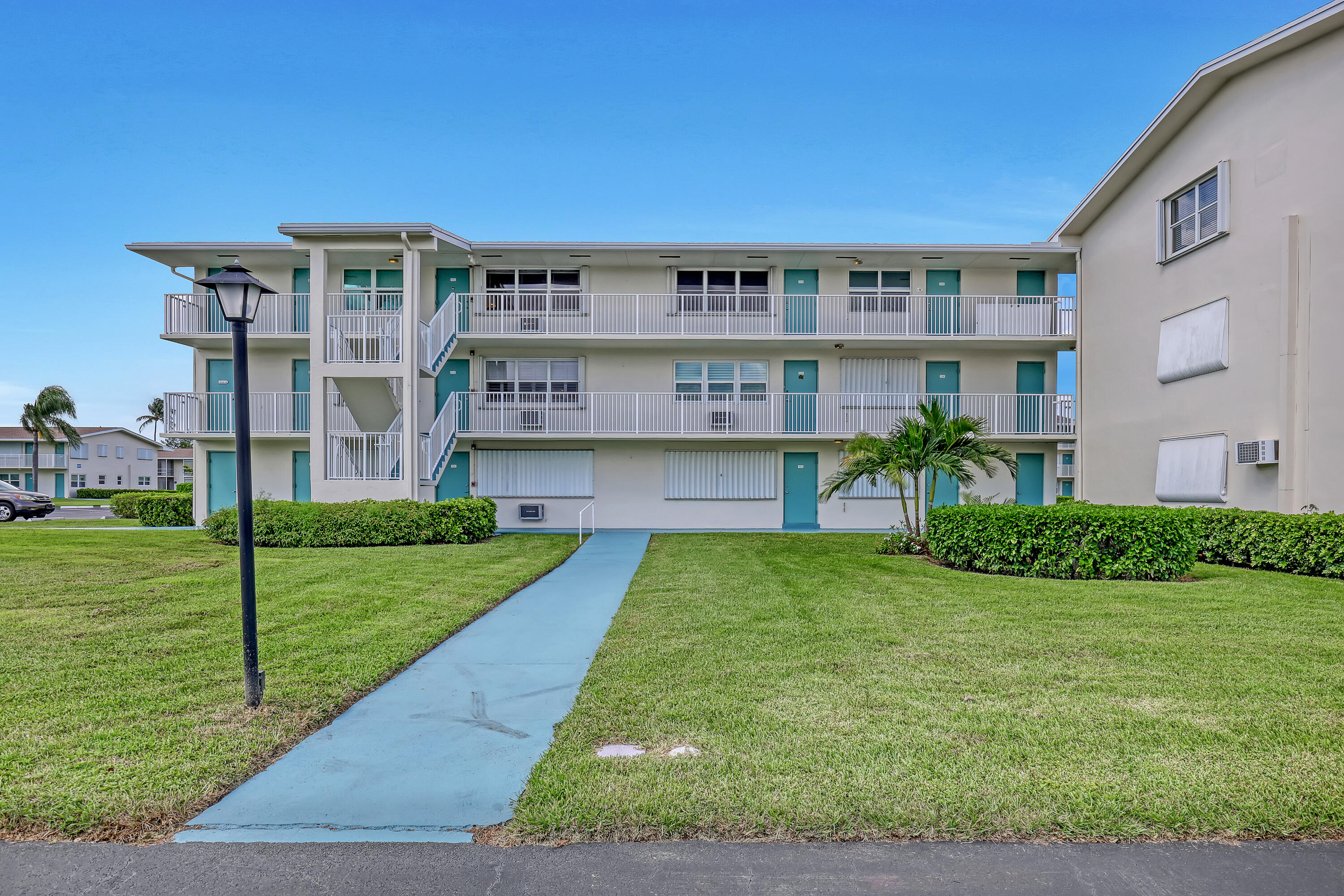 650 E Horizons 302