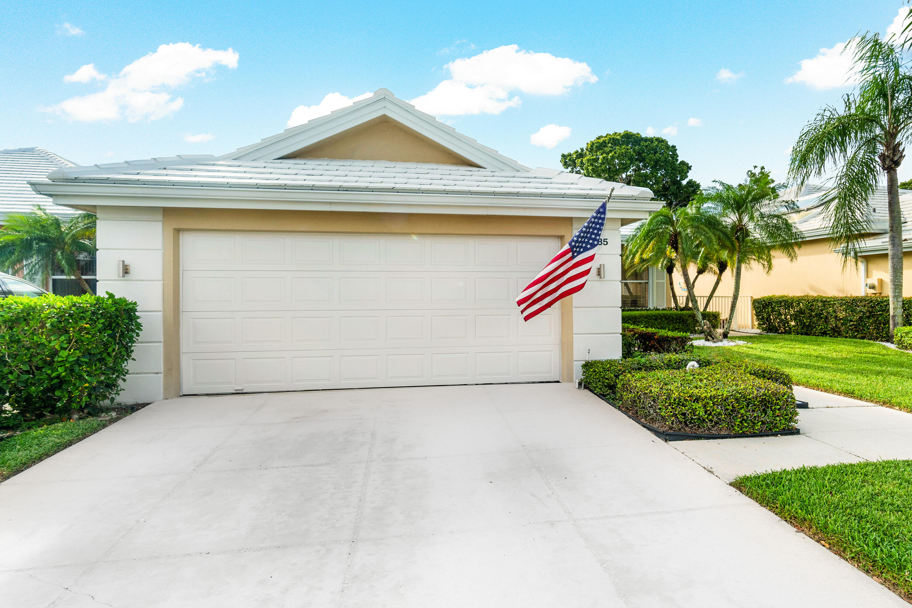 8585 Doverbrook Drive, Palm Beach Gardens