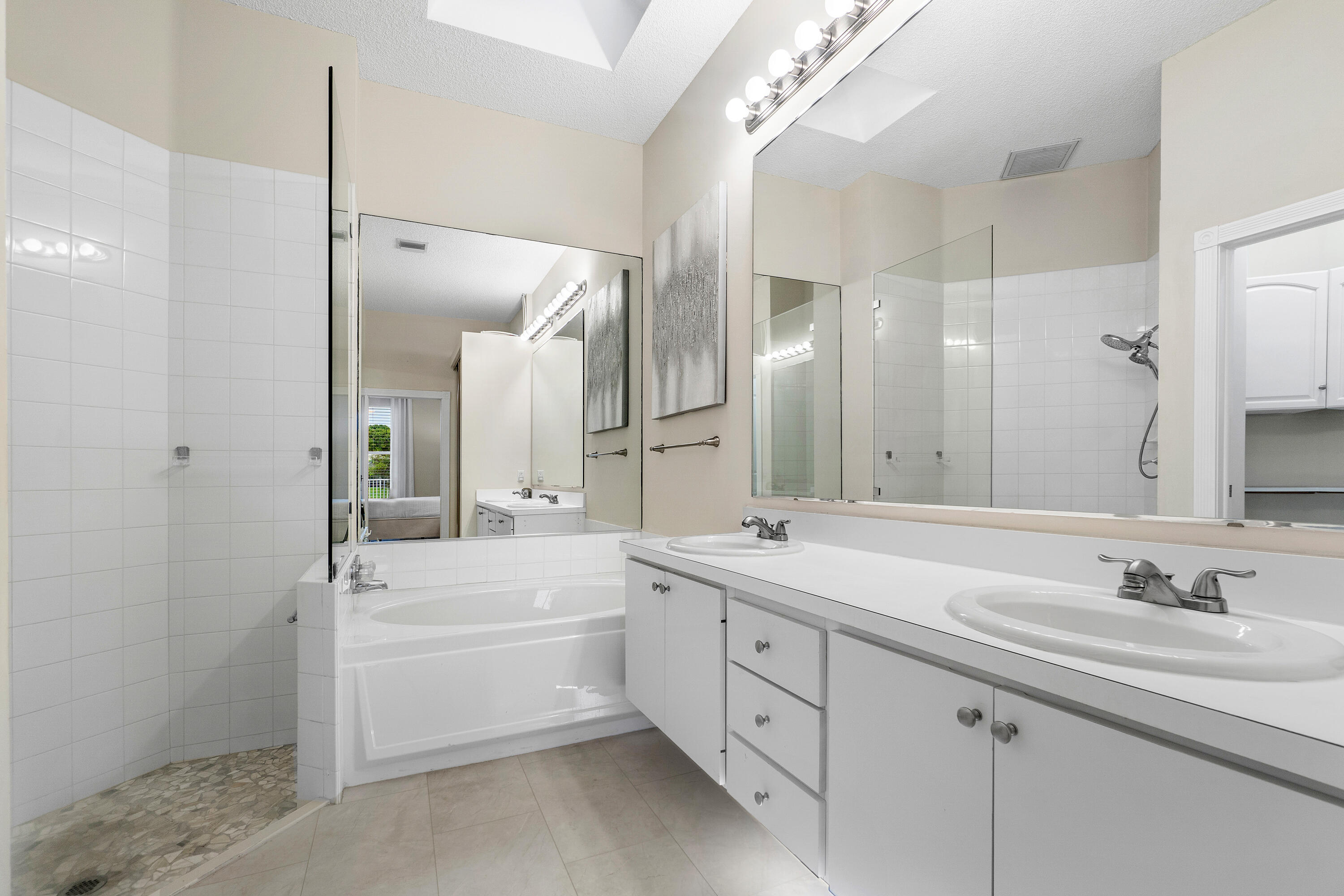 8585 Doverbrook Drive, Palm Beach Gardens