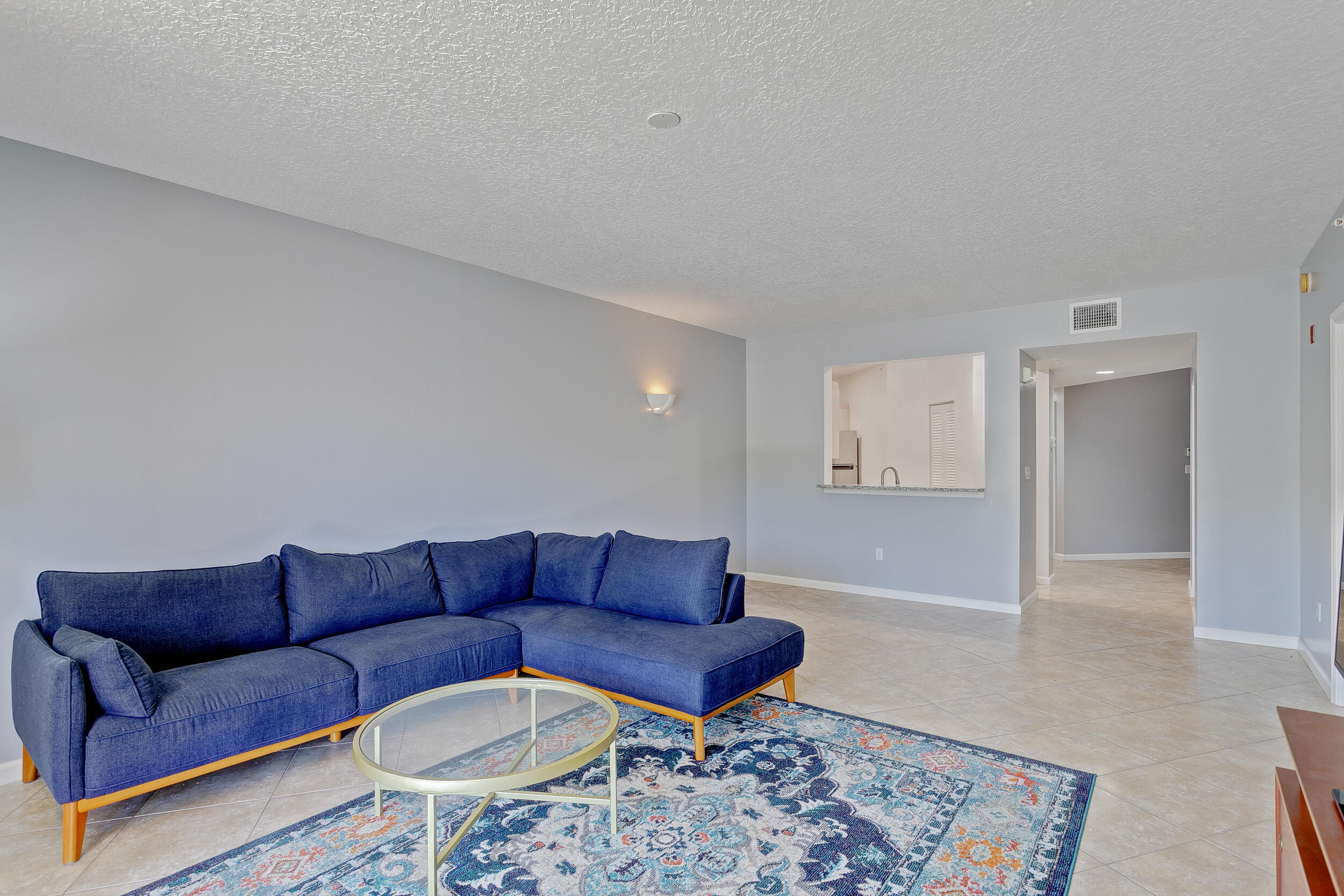 100 Uno Lago Drive 202