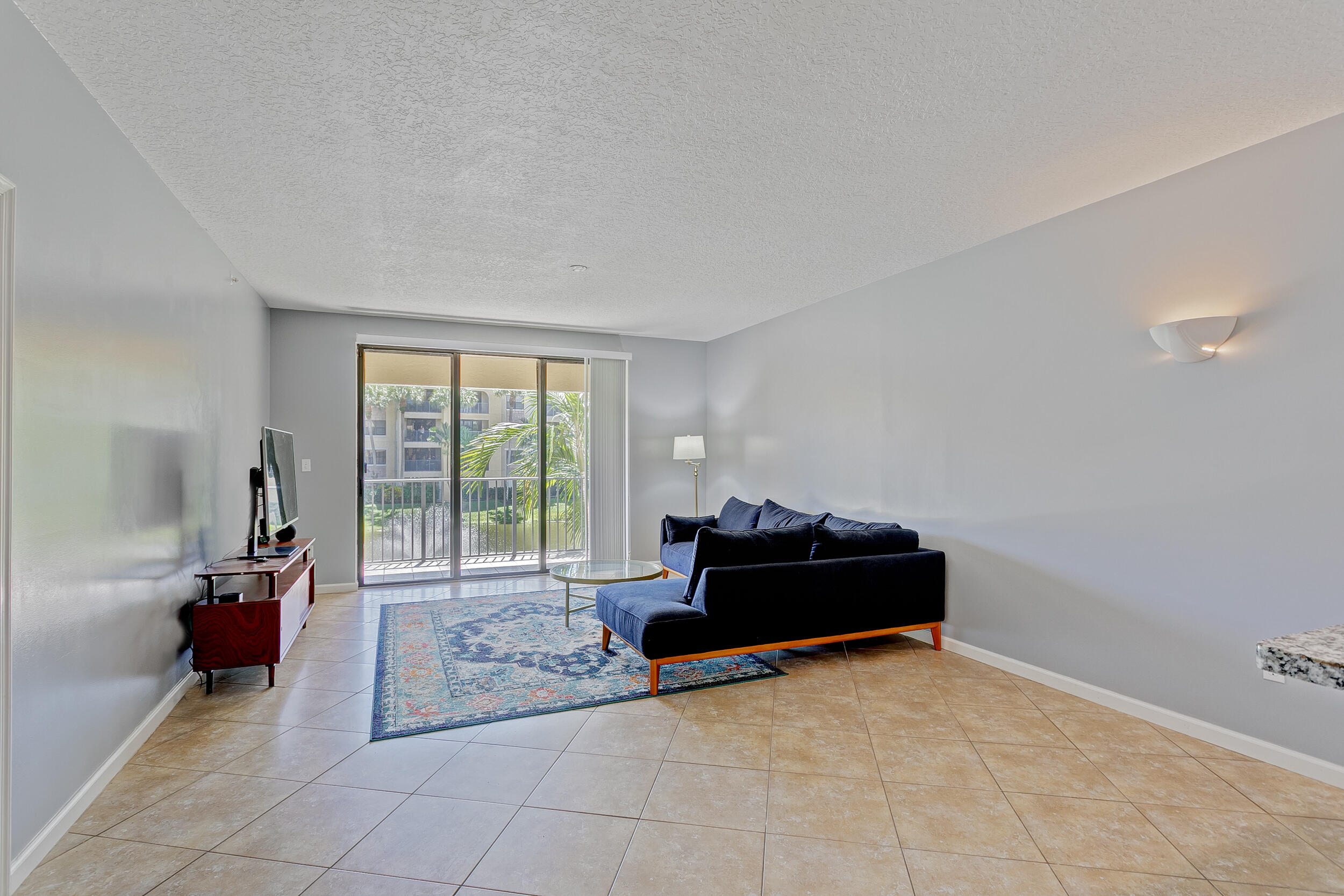100 Uno Lago Drive 202