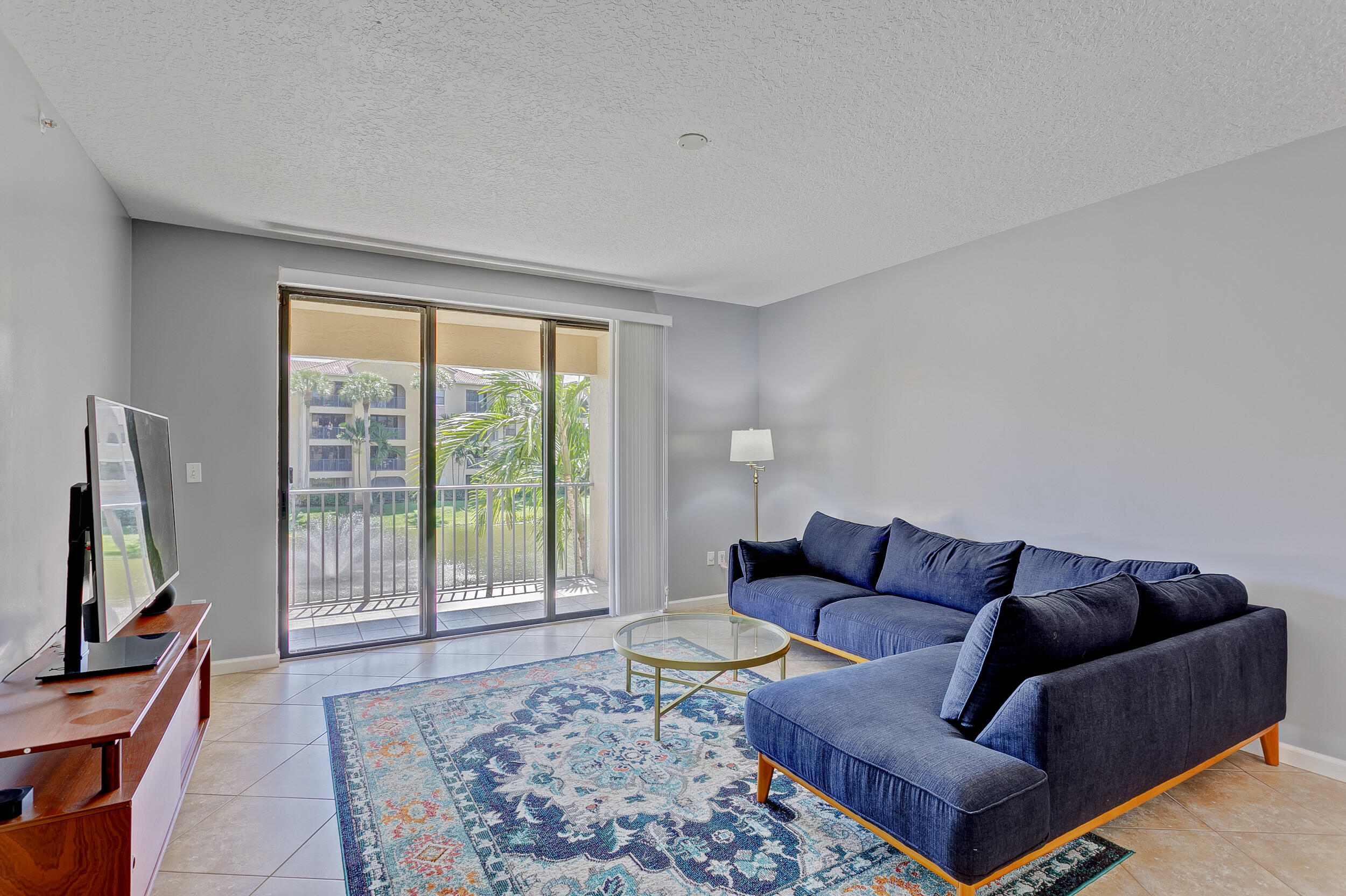 100 Uno Lago Drive 202