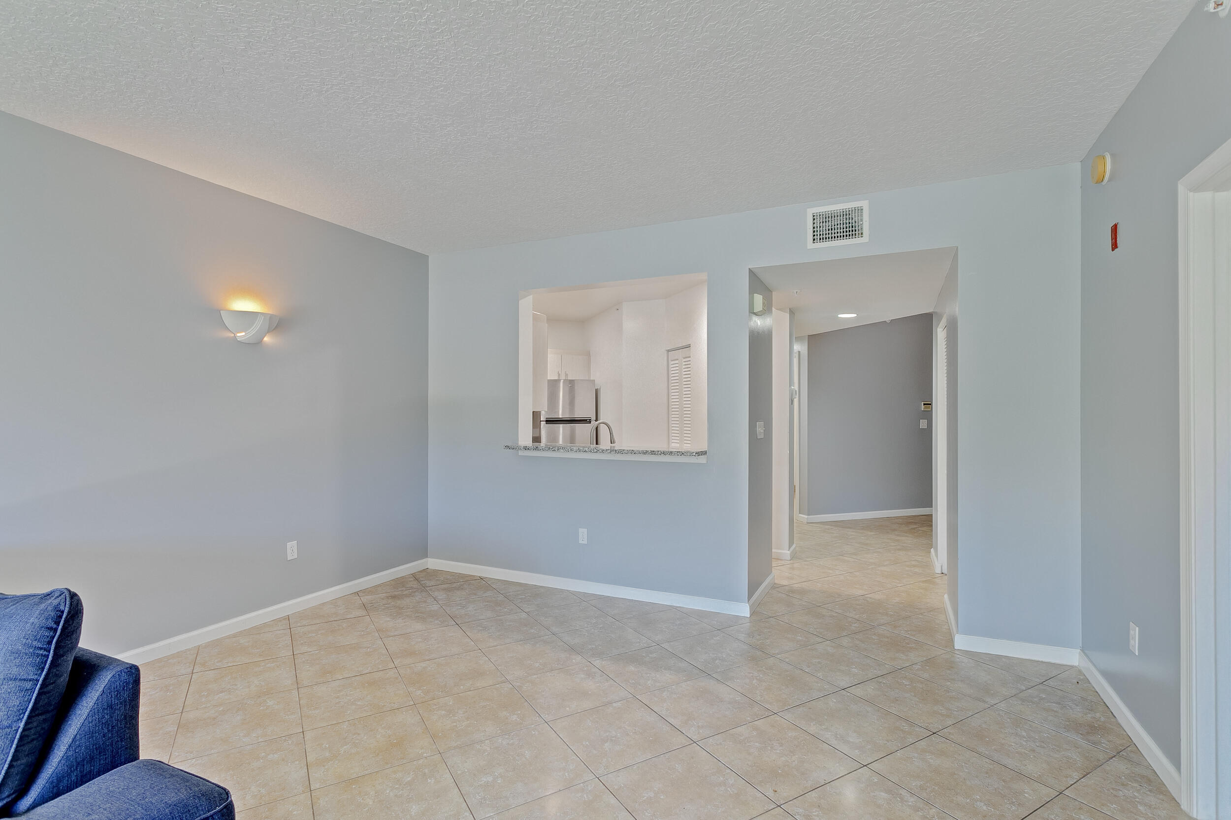100 Uno Lago Drive 202