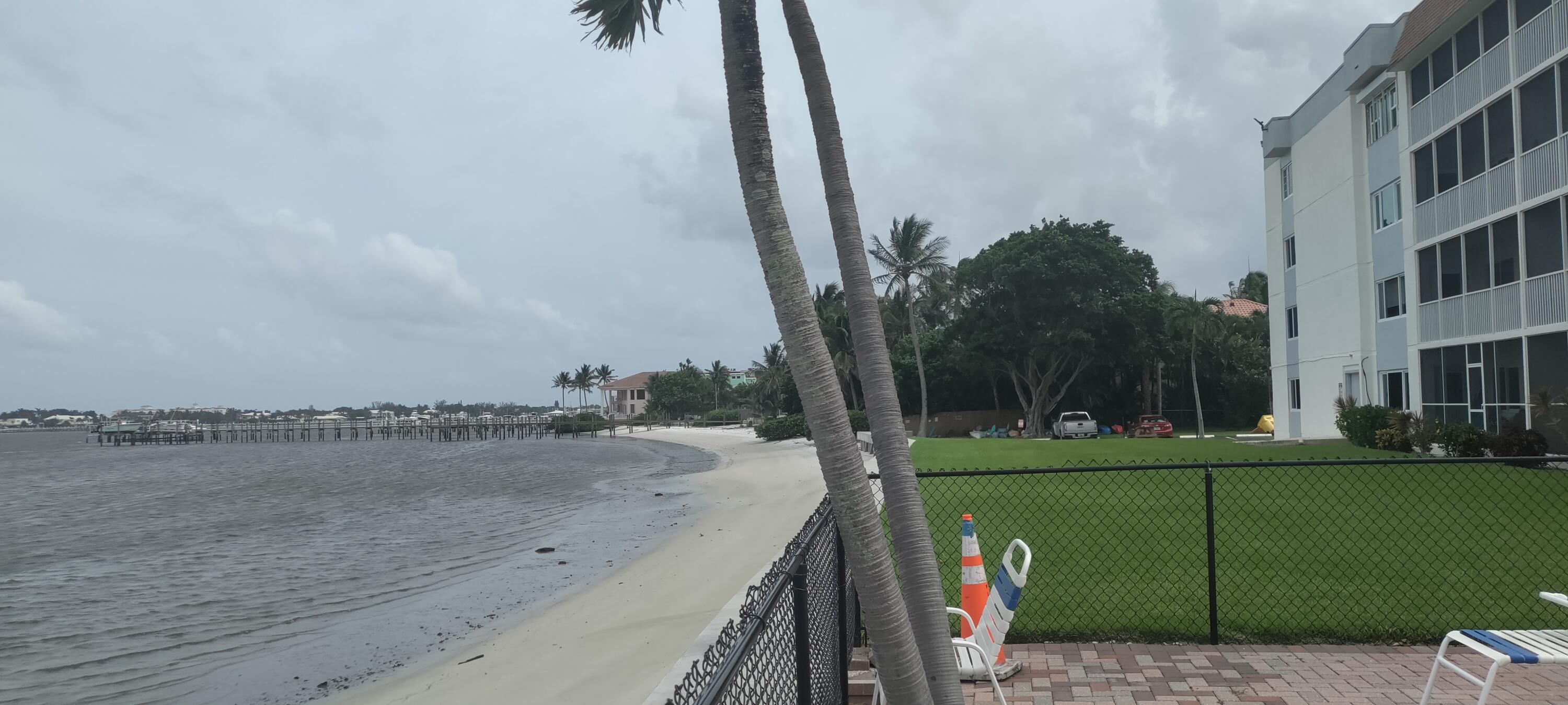 1502 S Lakeside Drive 107