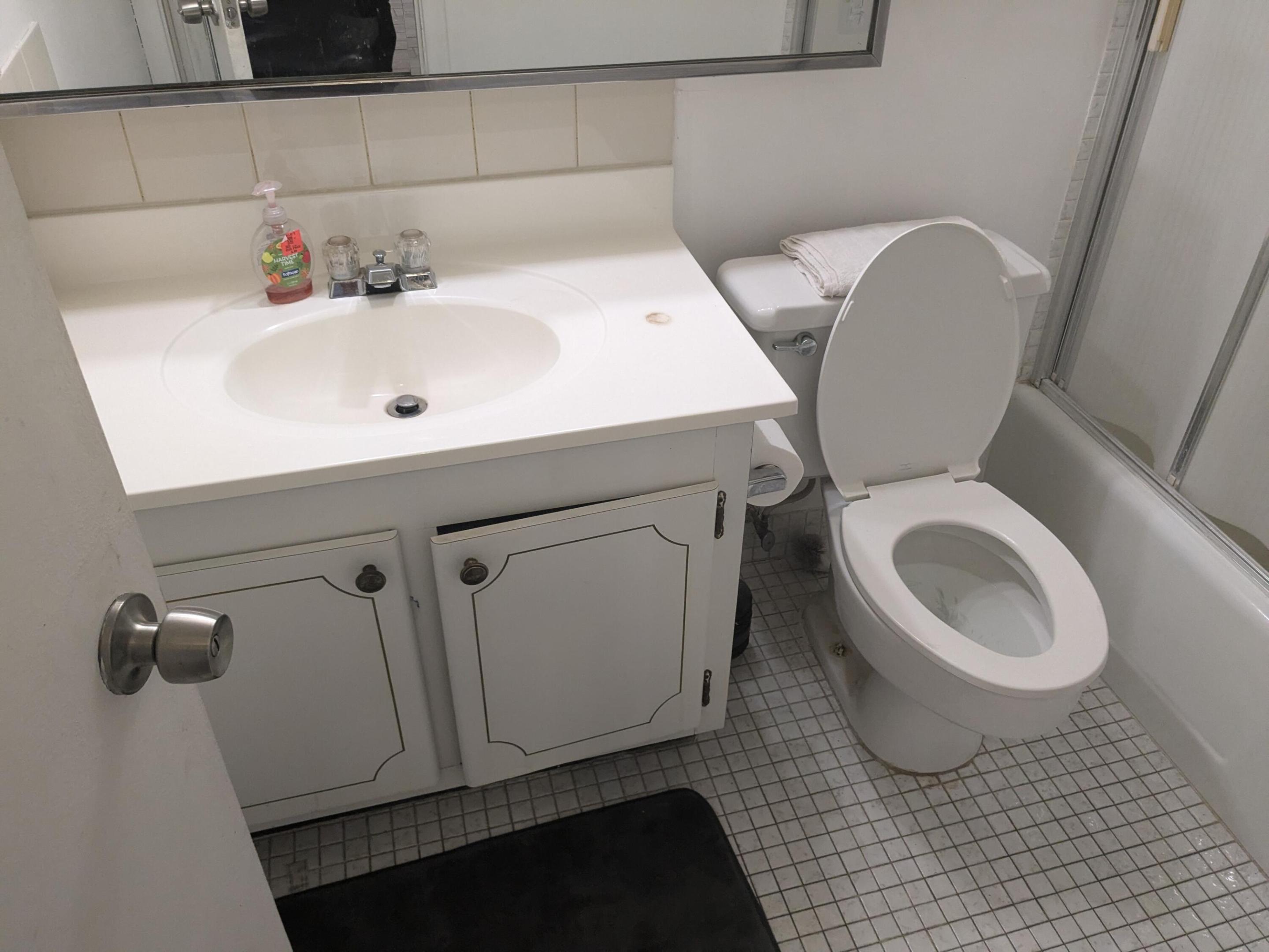 1502 S Lakeside Drive 107