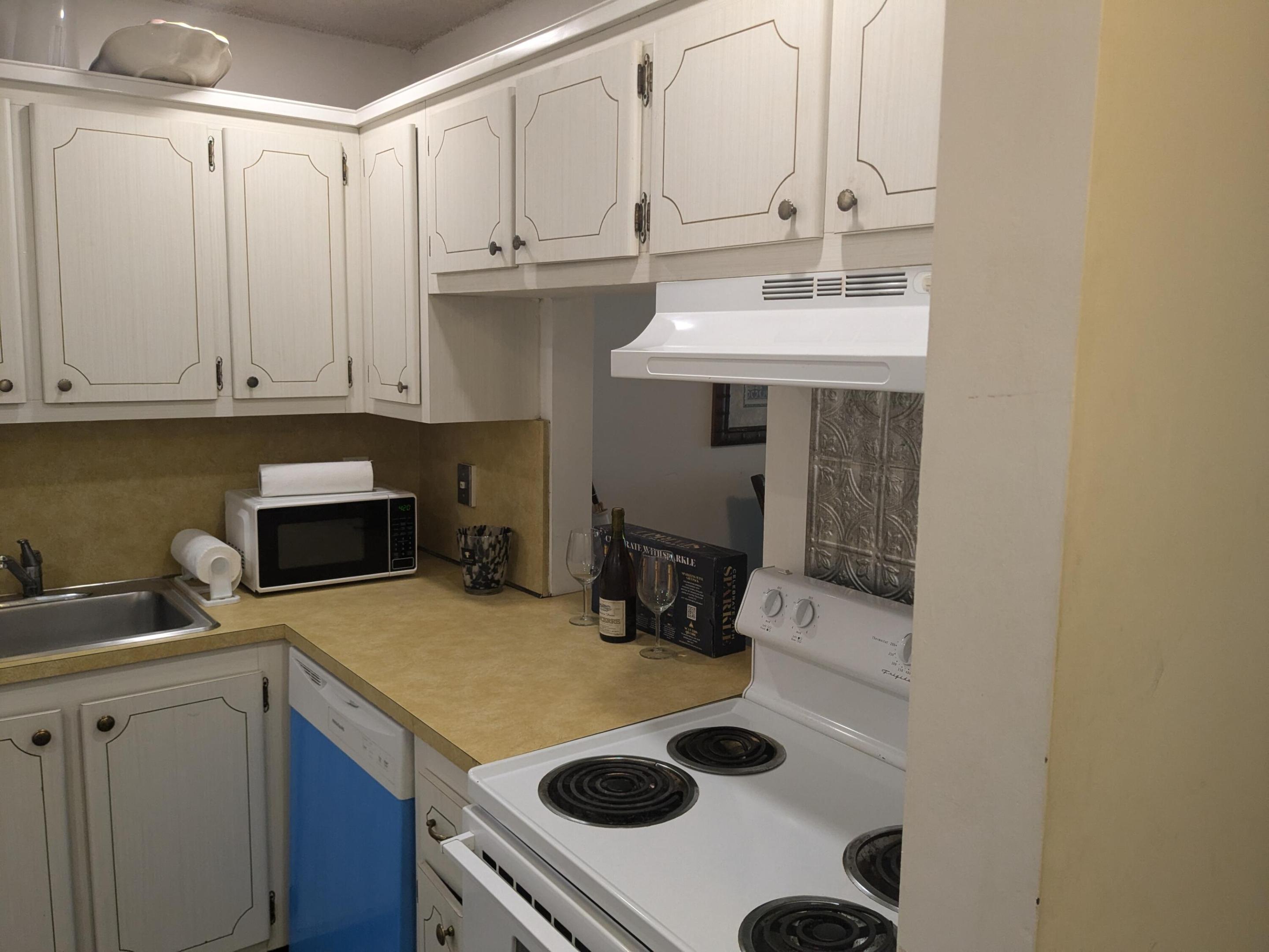 1502 S Lakeside Drive 107