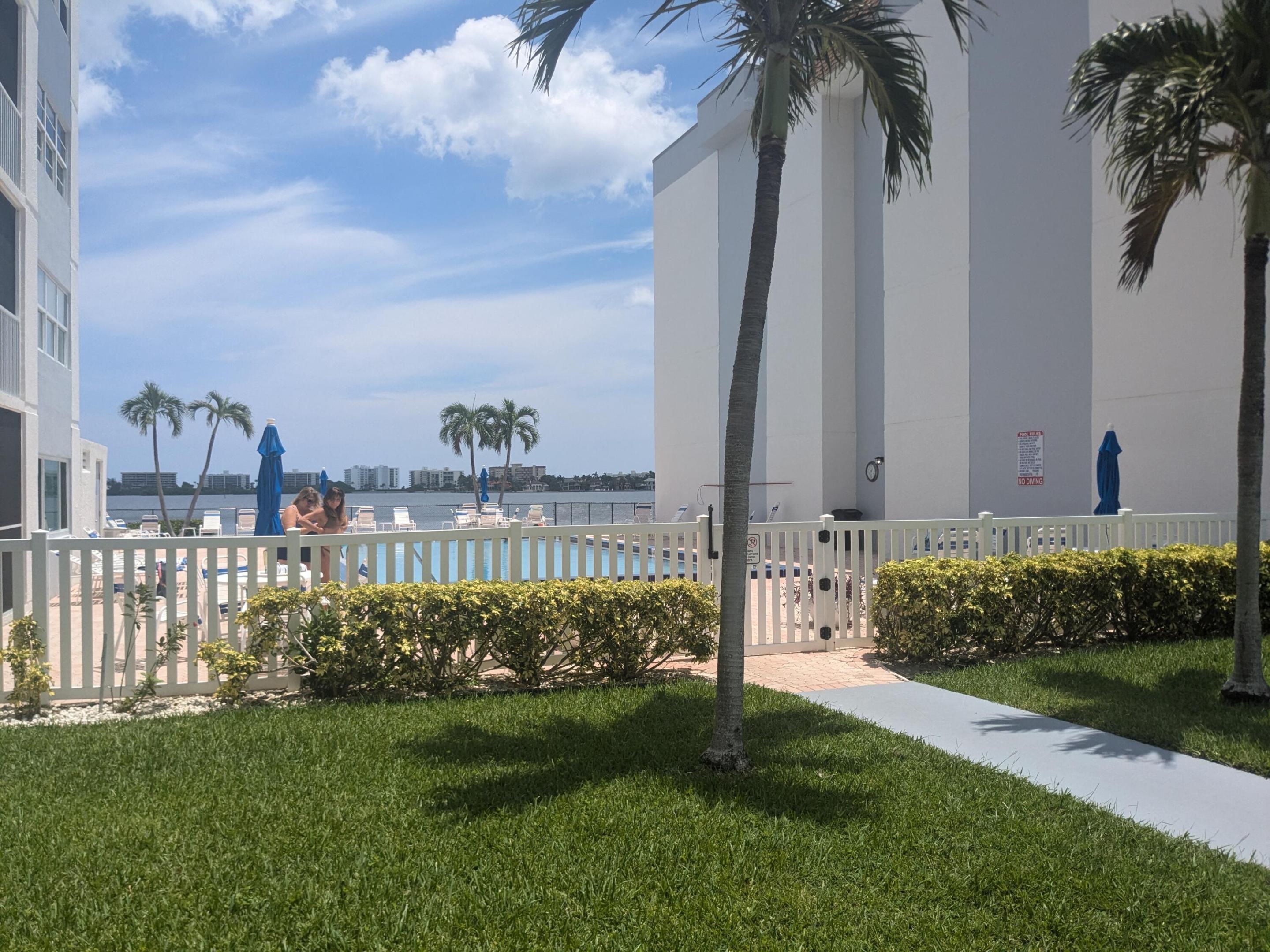 1502 S Lakeside Drive 107