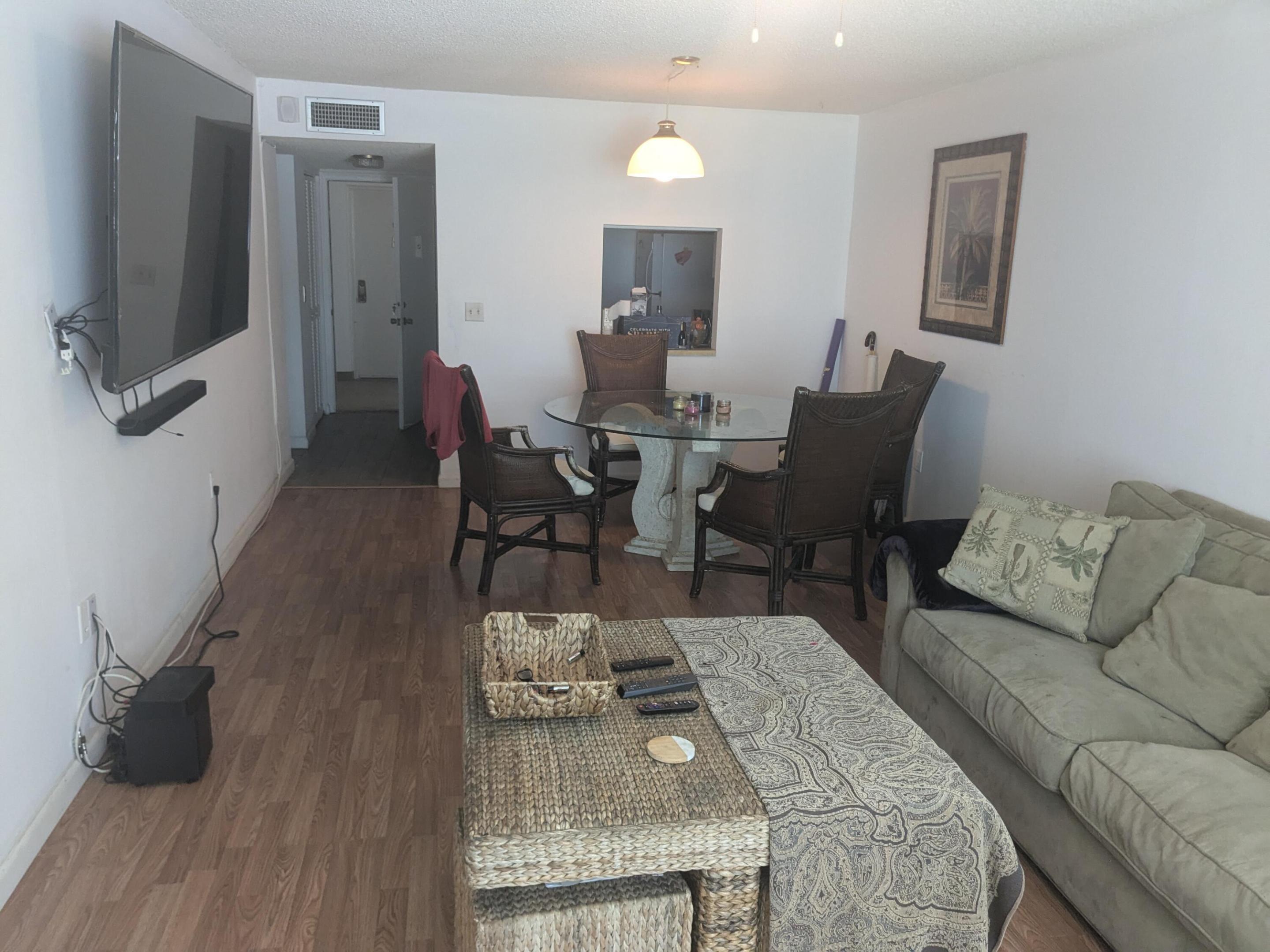 1502 S Lakeside Drive 107