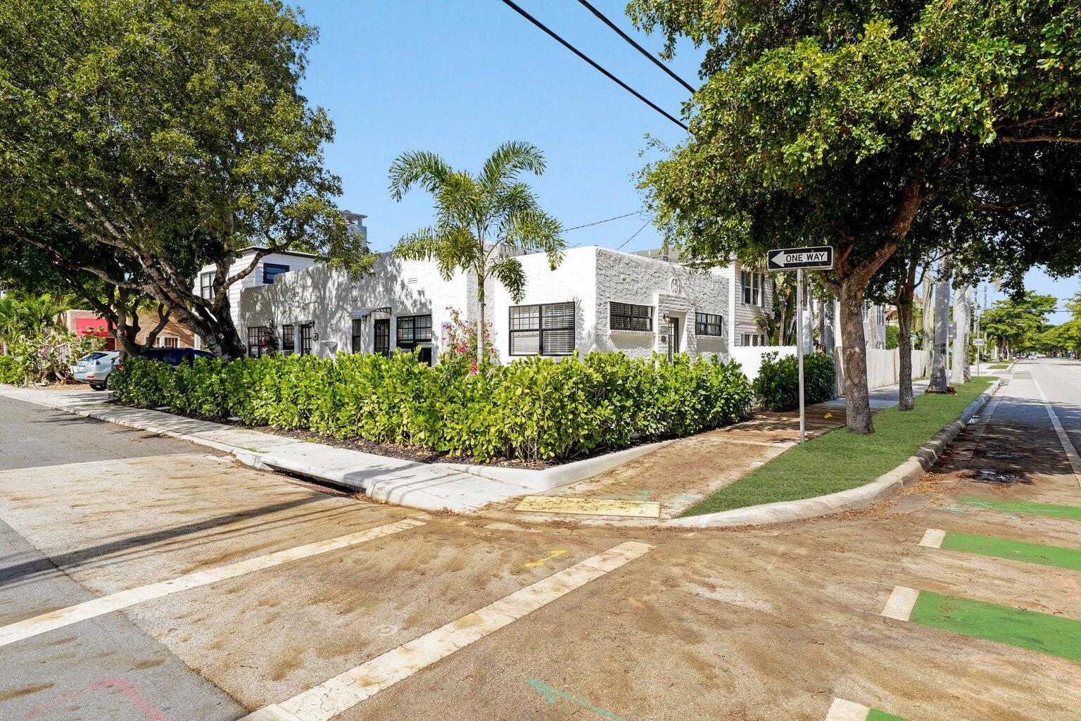 3709 S Olive Avenue