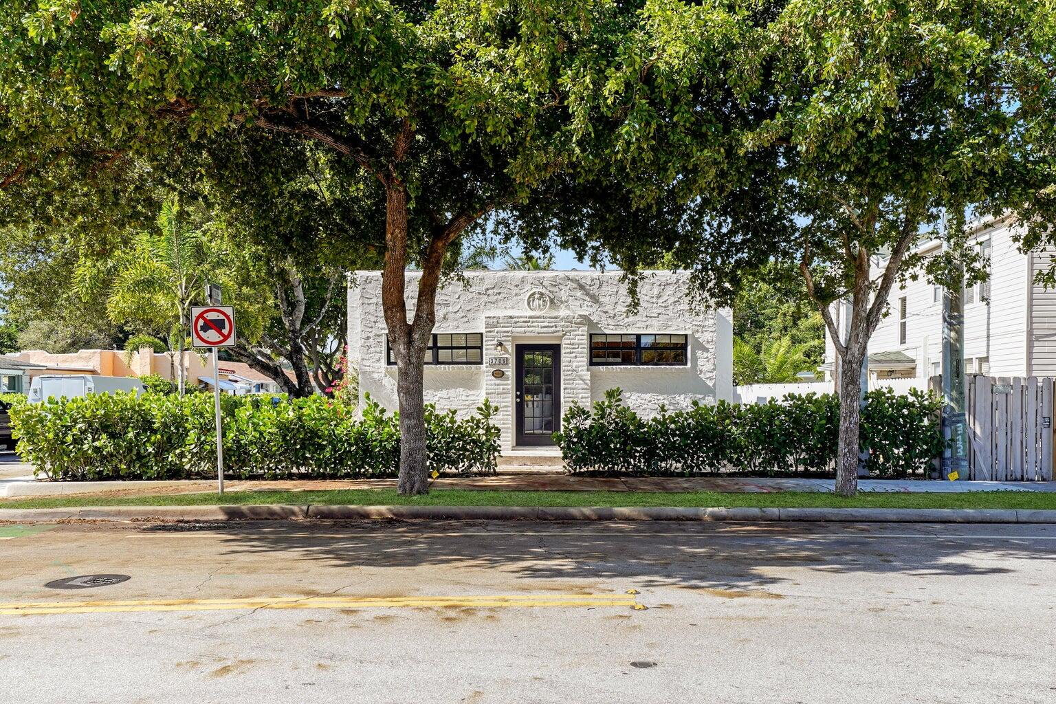 3709 S Olive Avenue