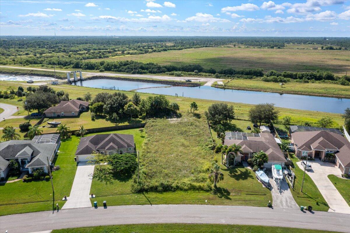 337 SW Kestor Drive