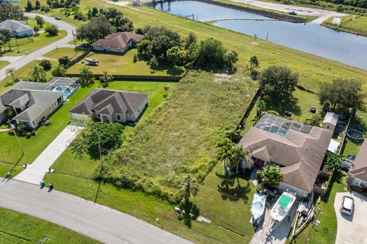 337 SW Kestor Drive
