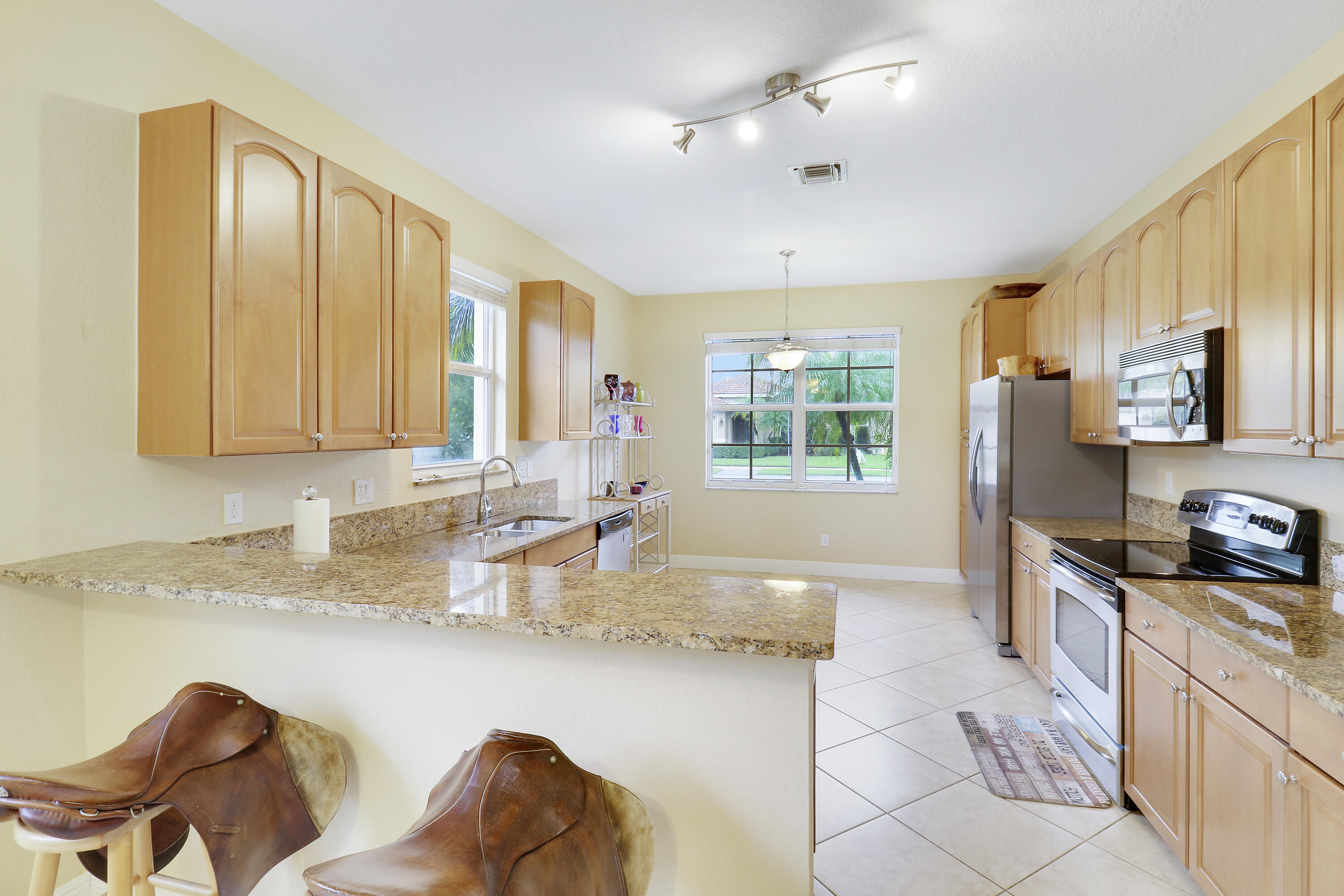 3225 SW Porpoise Circle