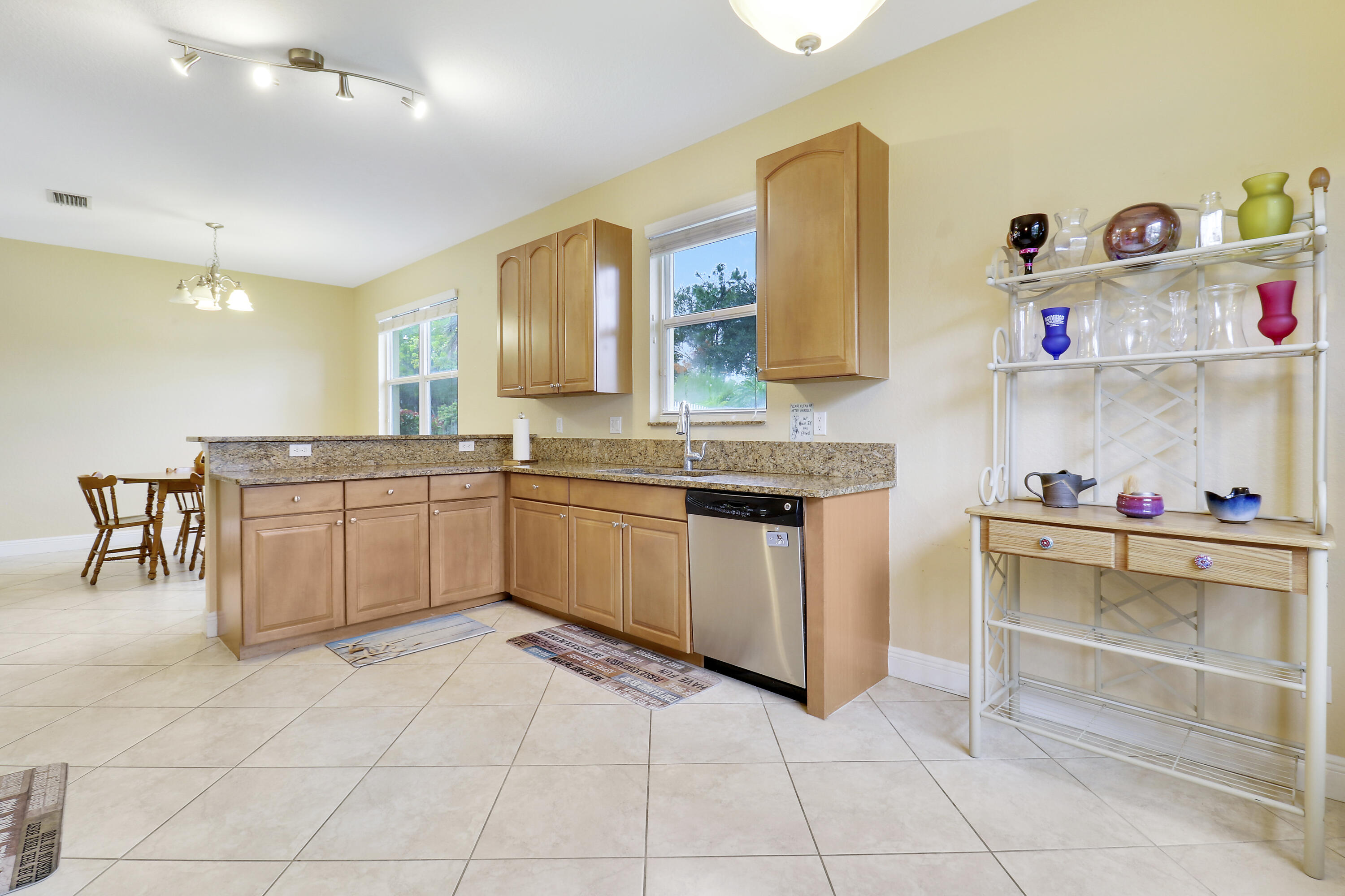 3225 SW Porpoise Circle