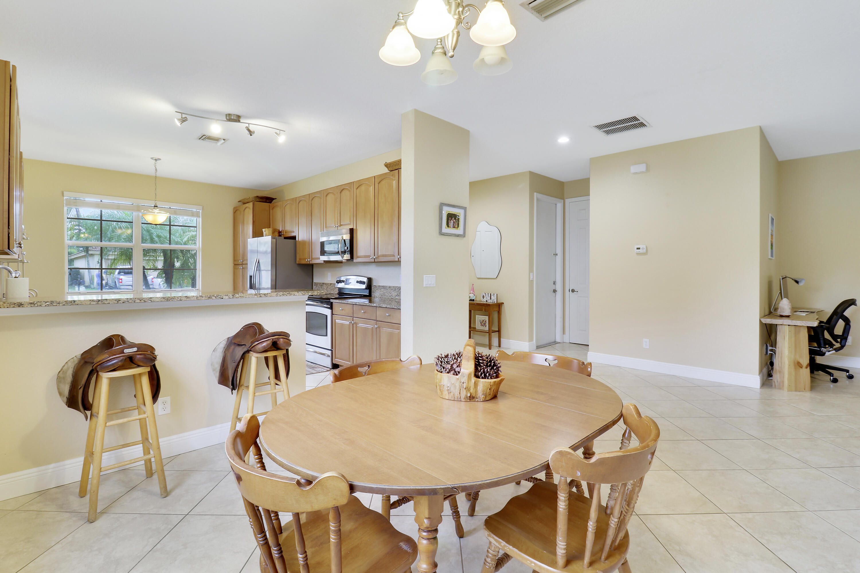 3225 SW Porpoise Circle