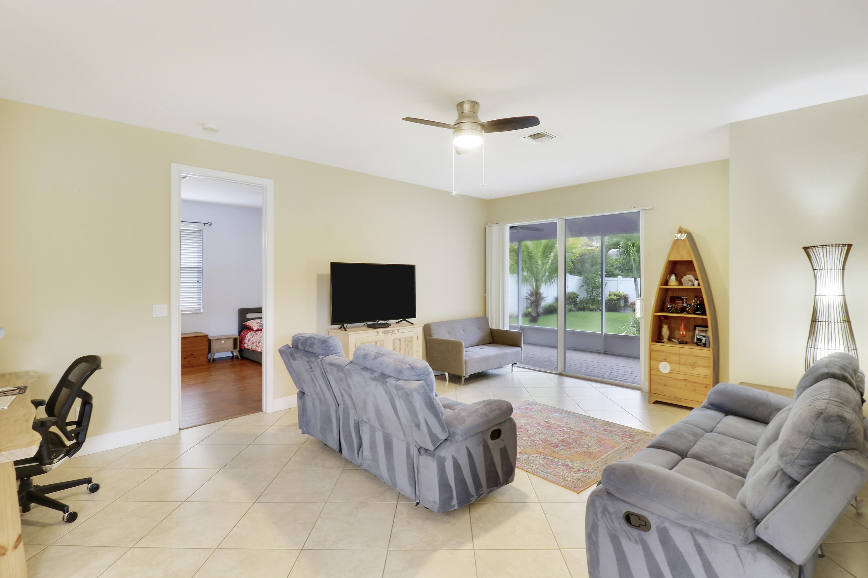 3225 SW Porpoise Circle