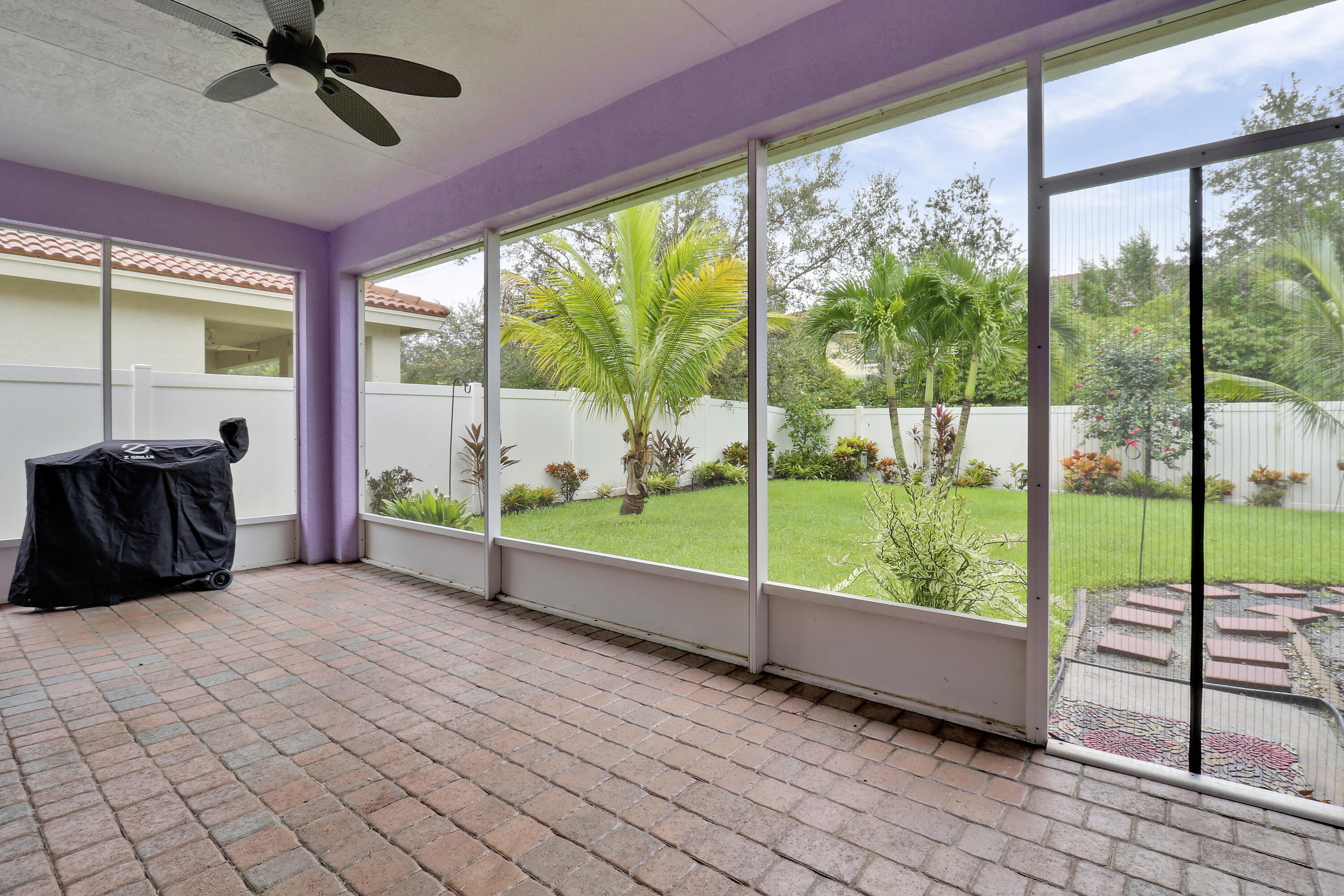 3225 SW Porpoise Circle