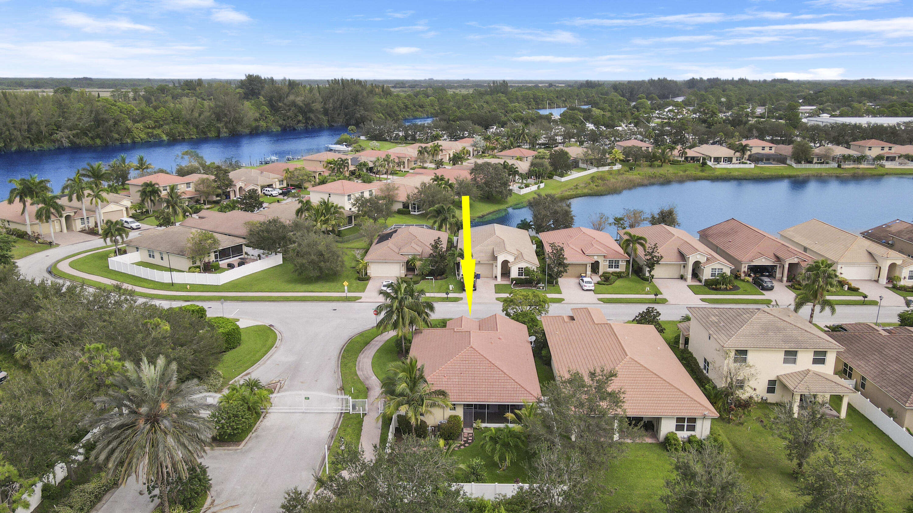3225 SW Porpoise Circle