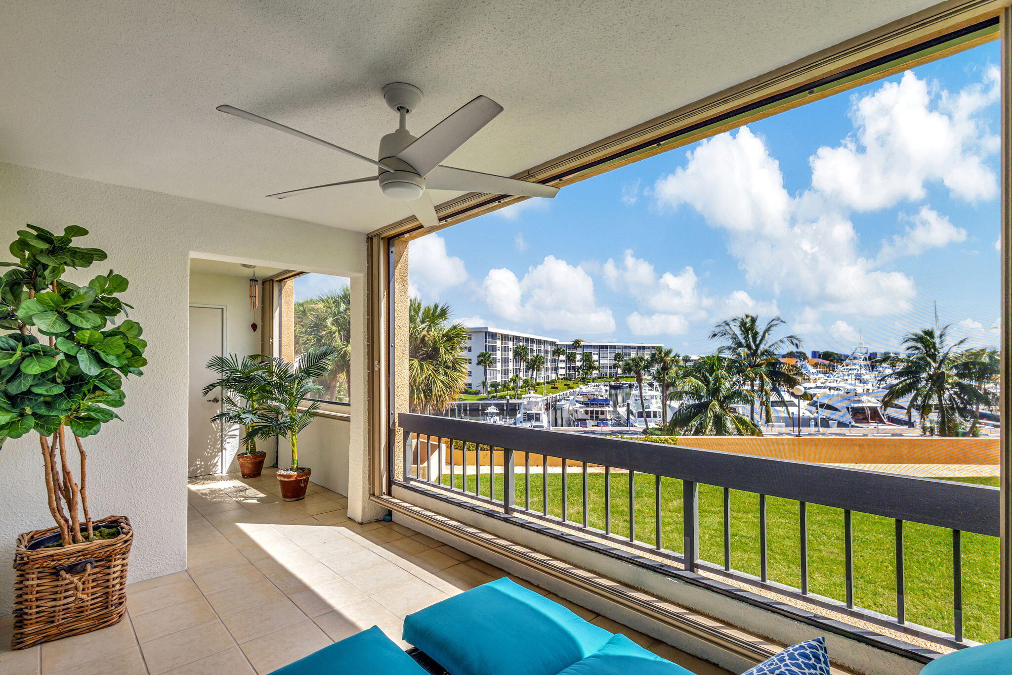 1030 U S Highway One 209