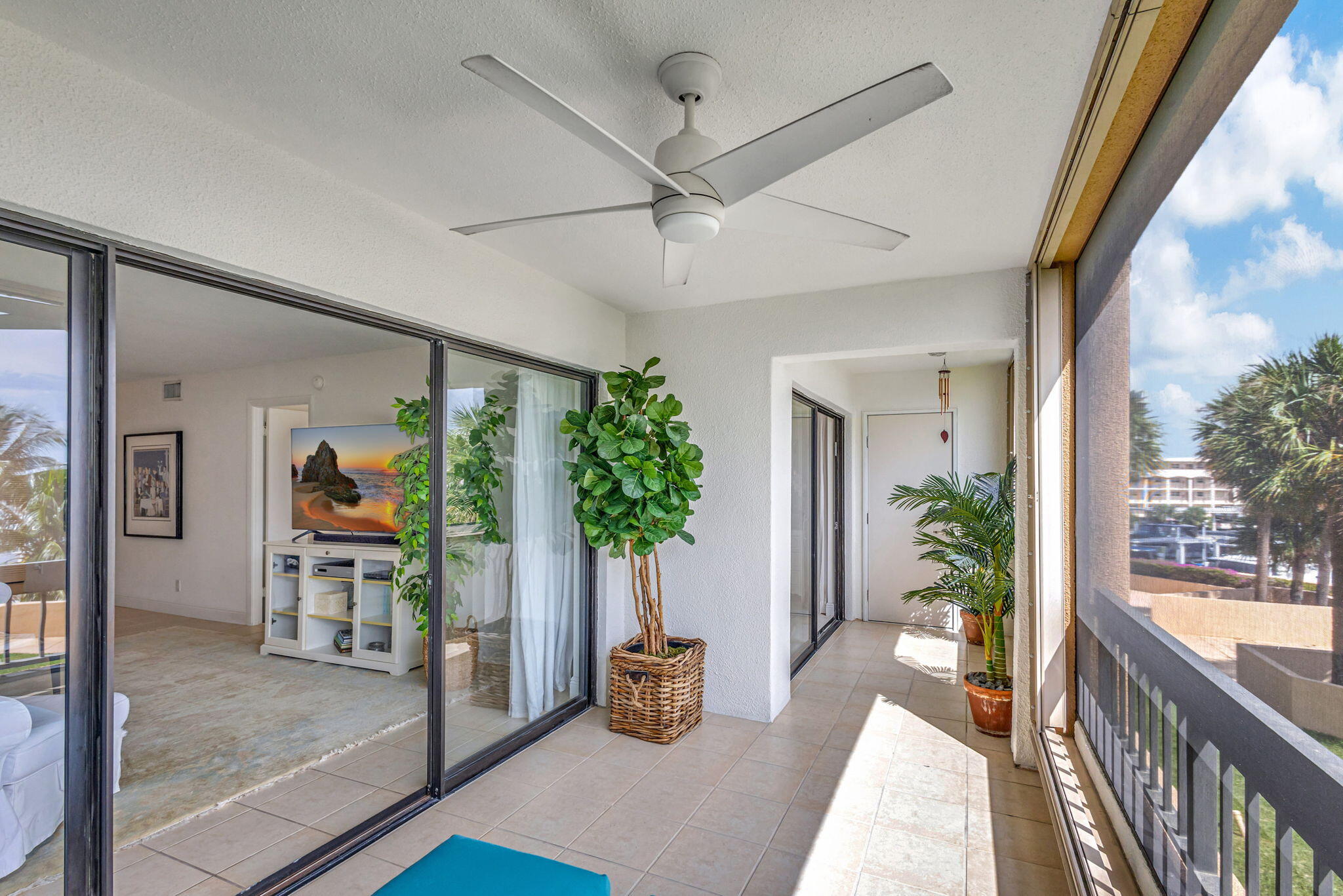 1030 U S Highway One 209