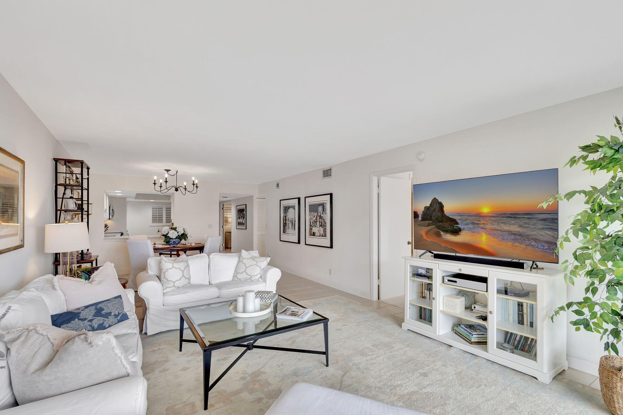 1030 U S Highway One 209
