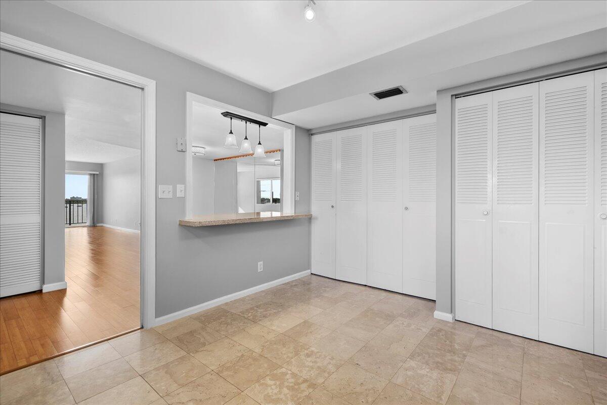 3040 Lake Shore Drive 701