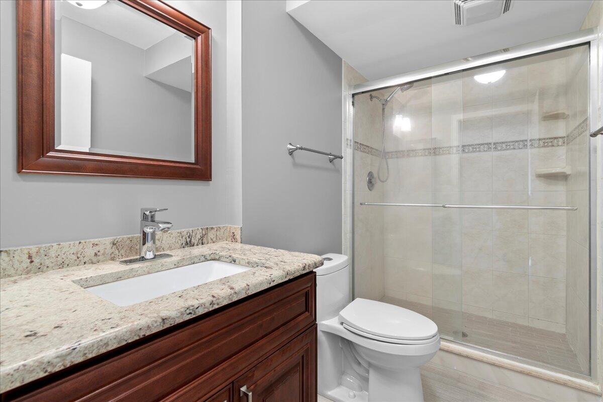 3040 Lake Shore Drive 701