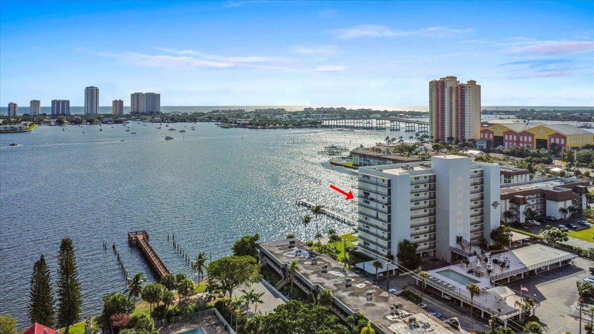 3040 Lake Shore Drive 701