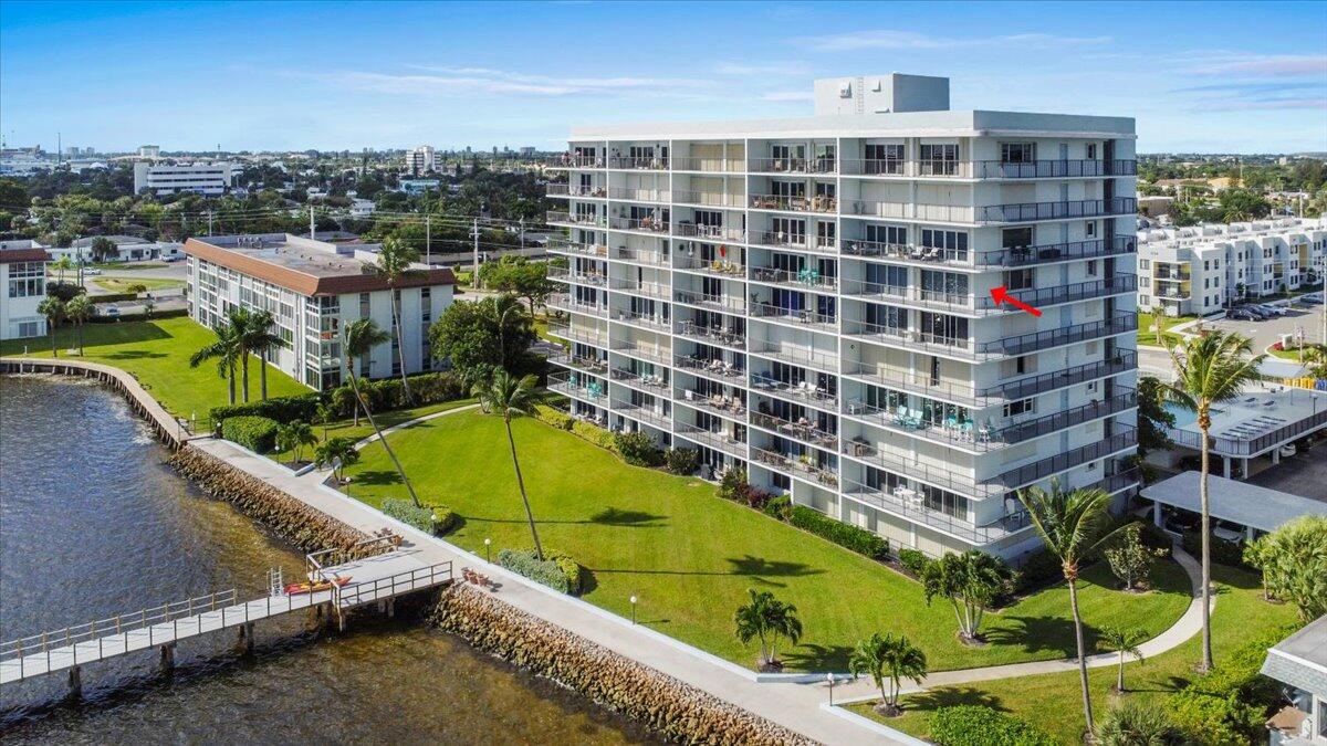 3040 Lake Shore Drive 701